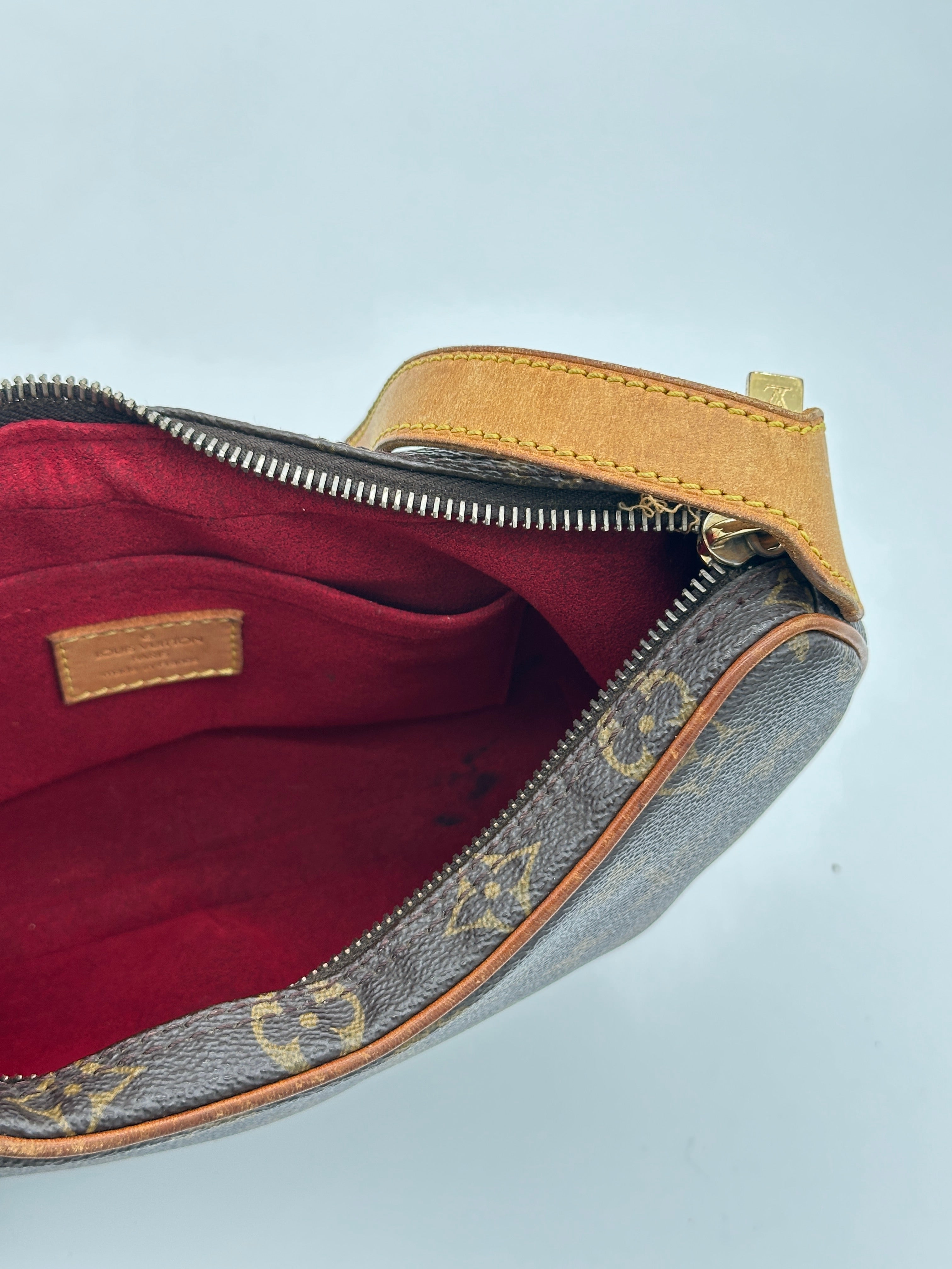 Louis Vuitton Croissant PM