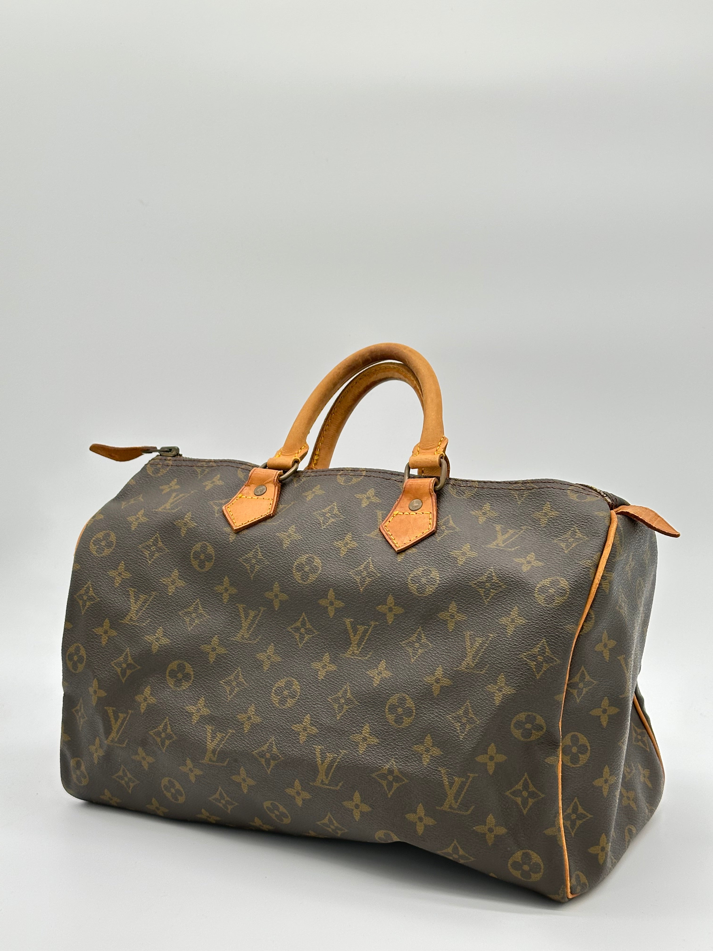 Louis Vuitton Speedy 35