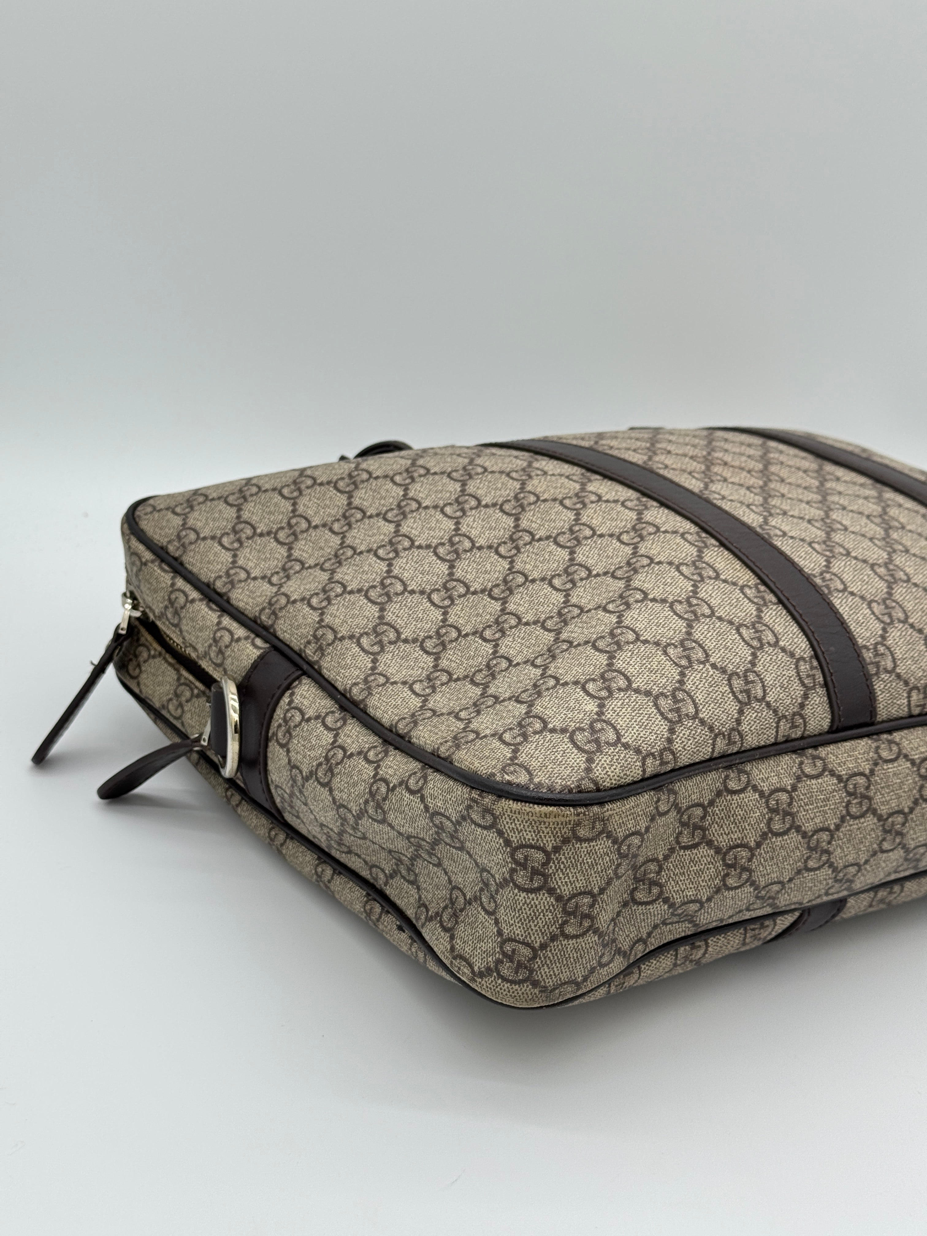 Gucci Supreme Documents