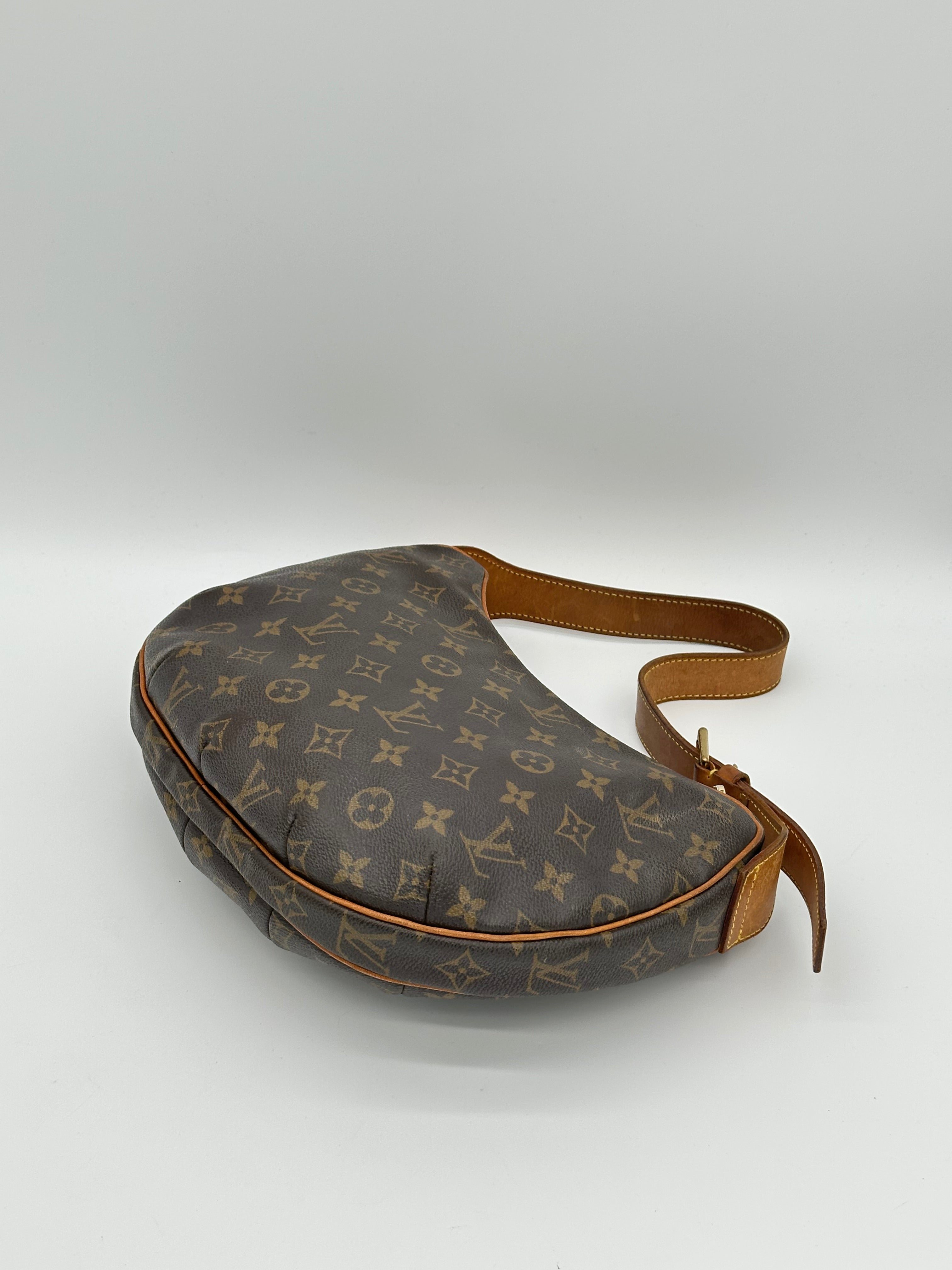 Louis Vuitton Croissant MM