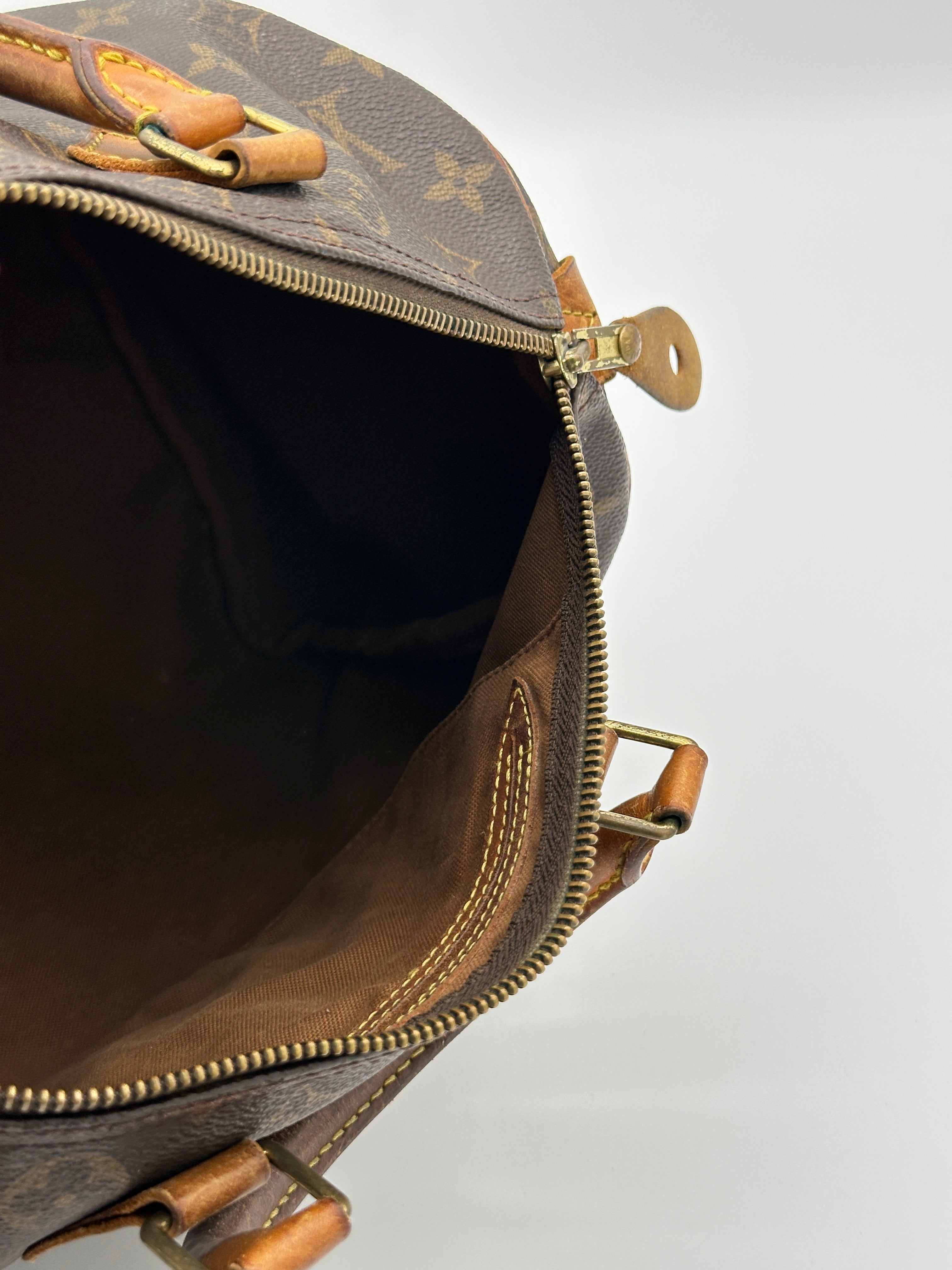 Louis Vuitton Speedy 30