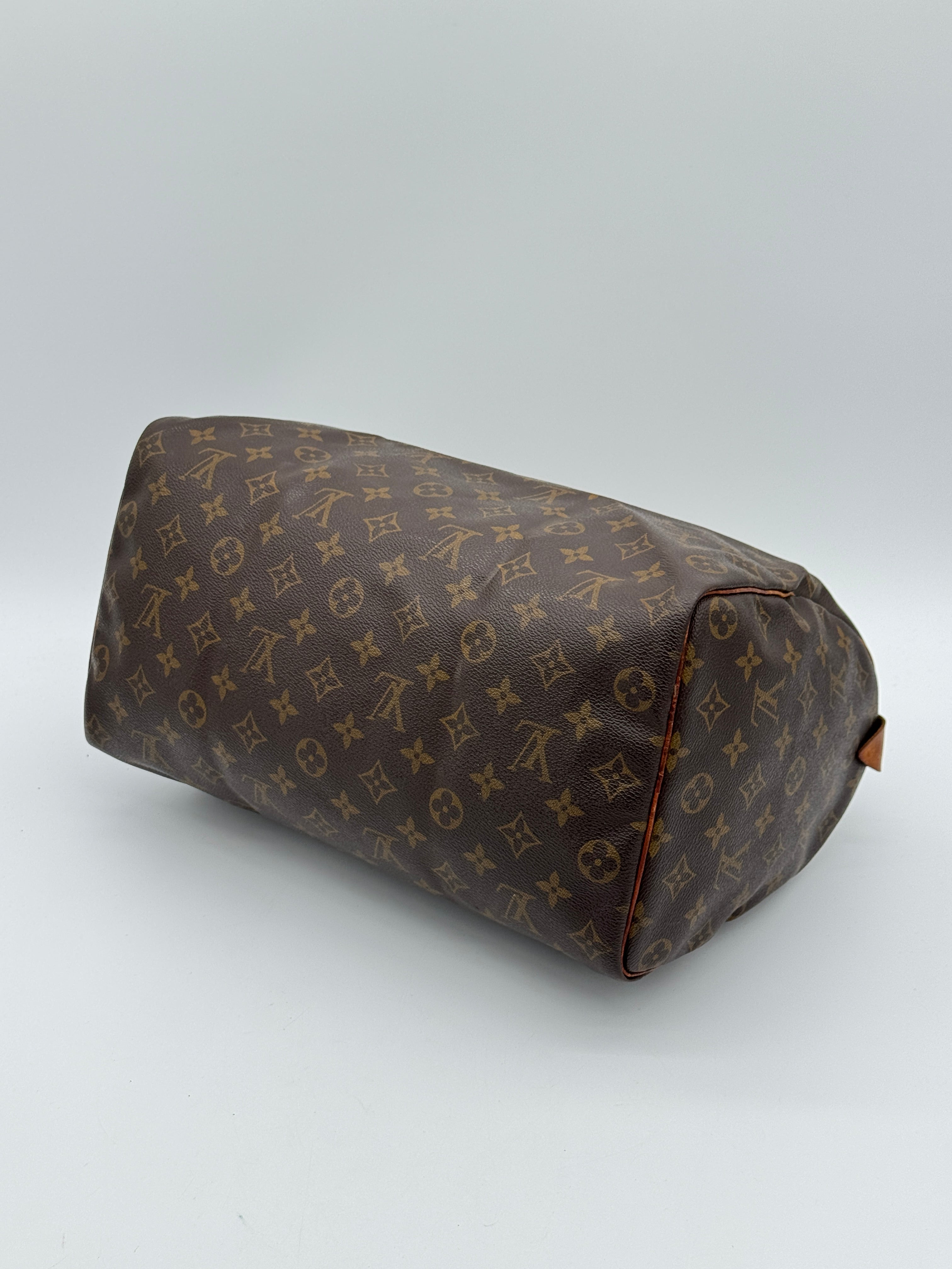 Louis Vuitton Speedy 35