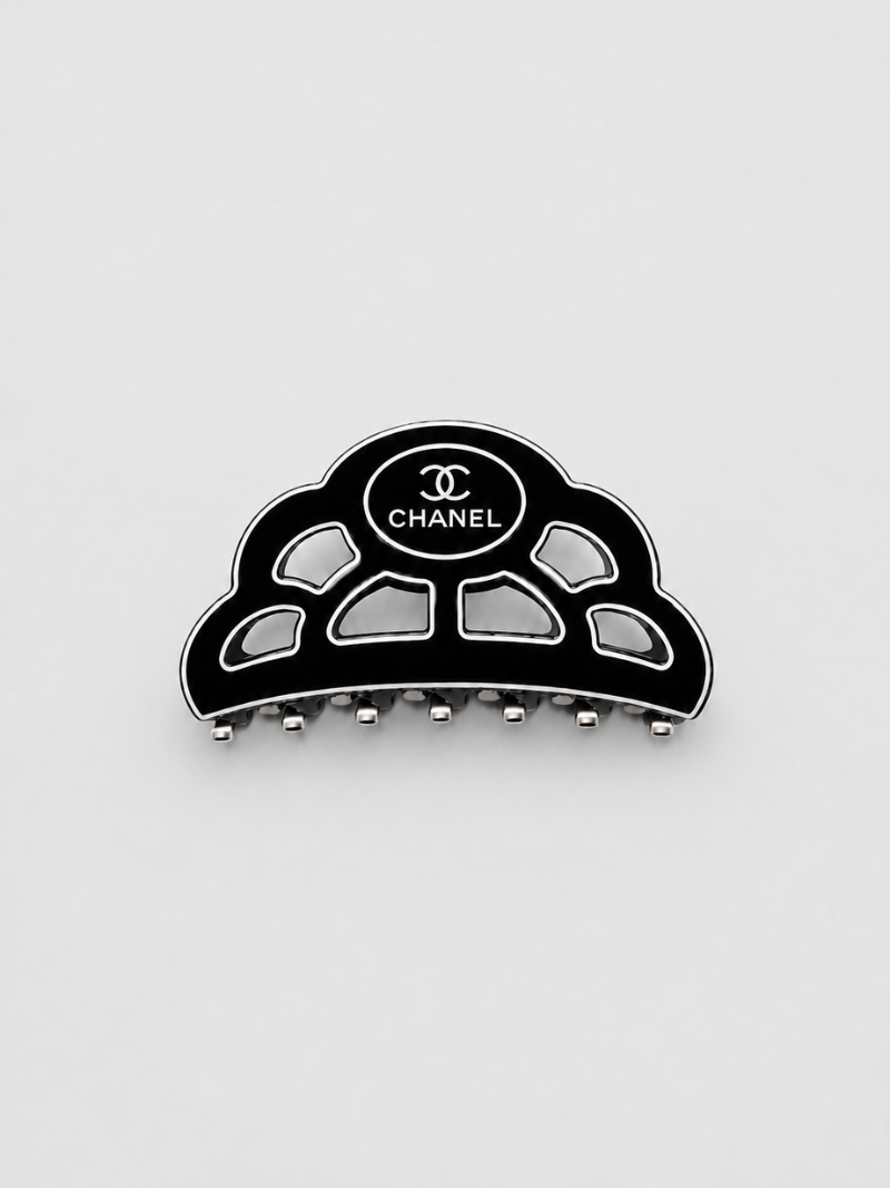 Chanel Black Scallop Haarklem