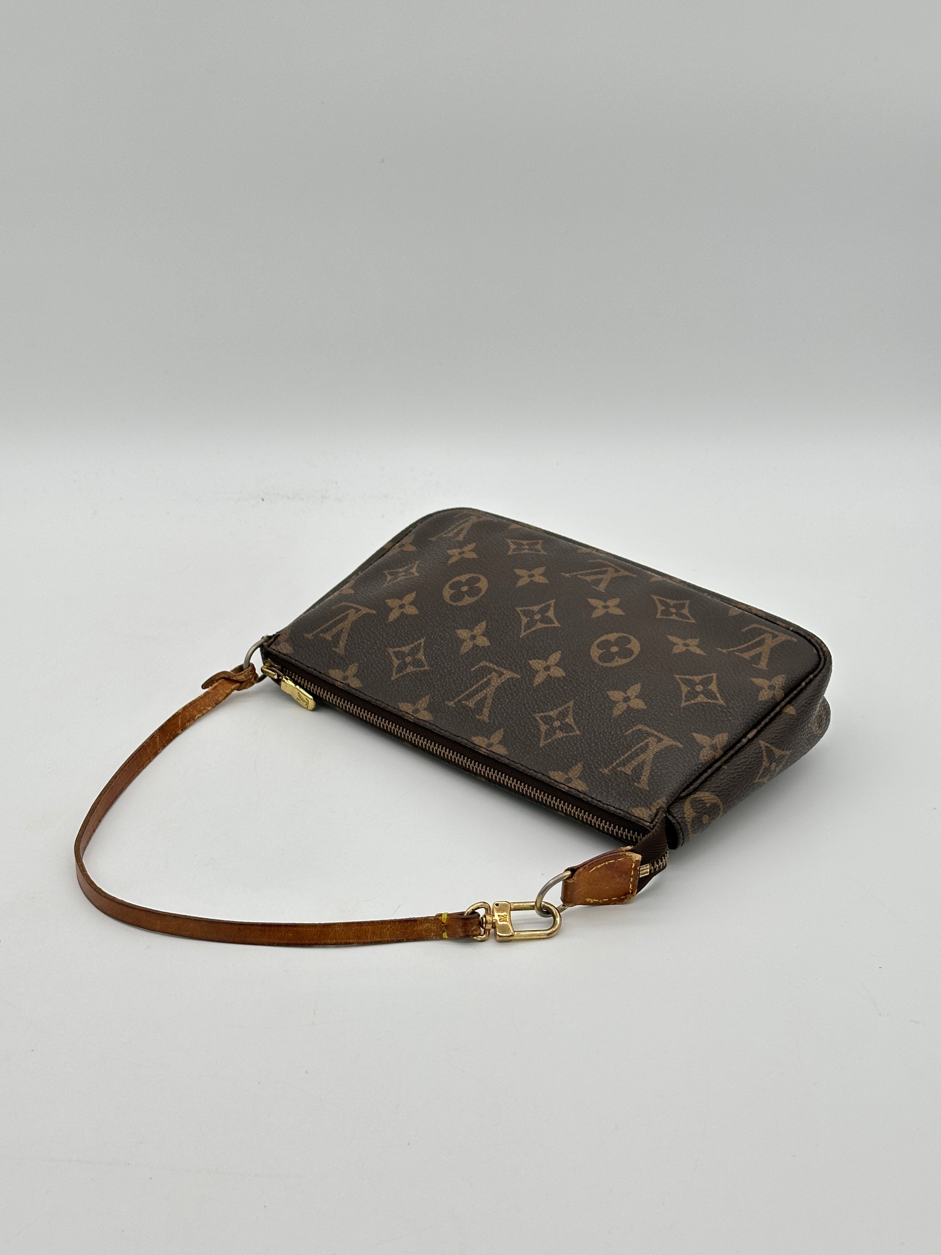 Louis Vuitton Pochette Accessoires
