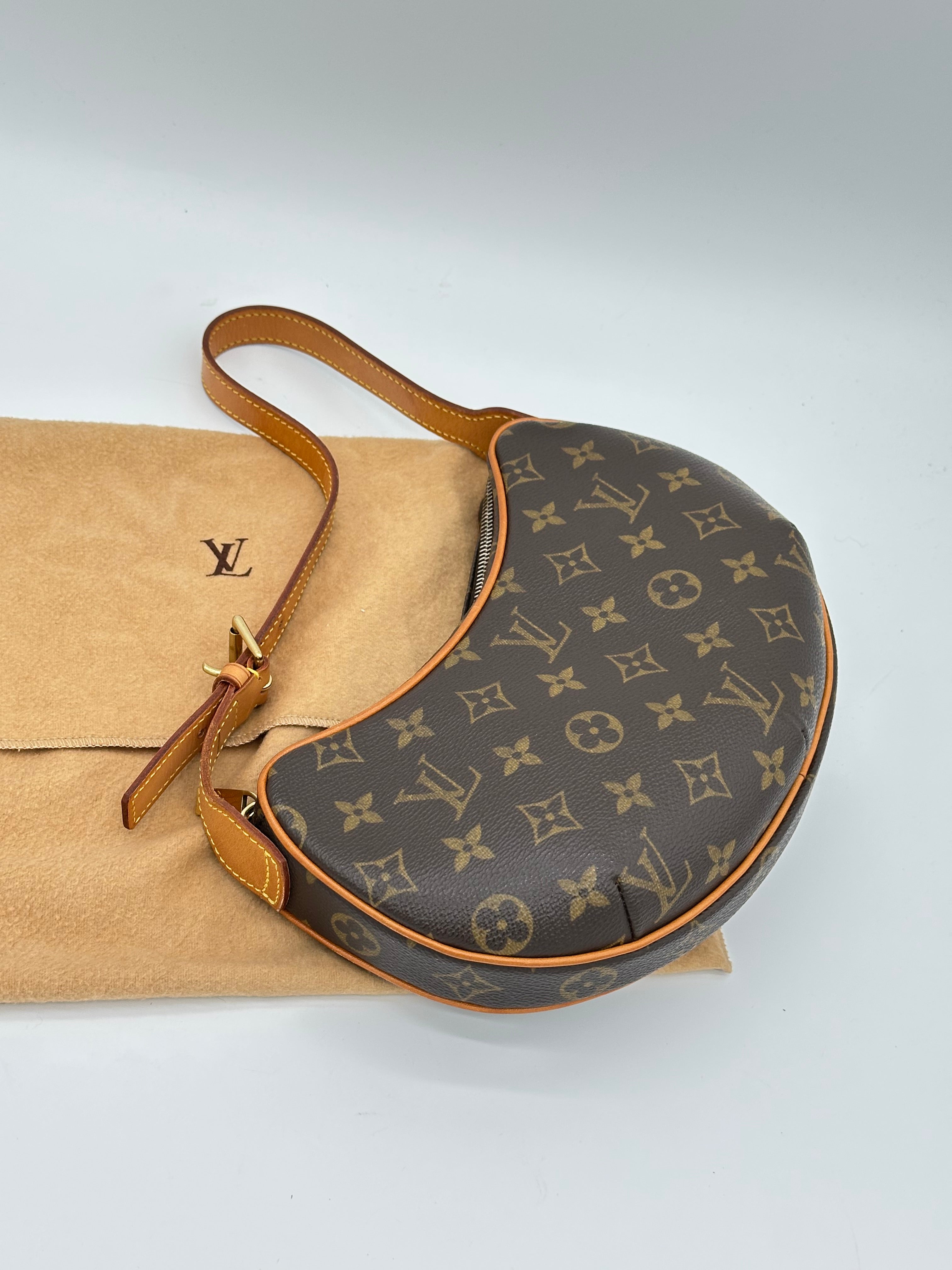 Louis Vuitton Croissant PM