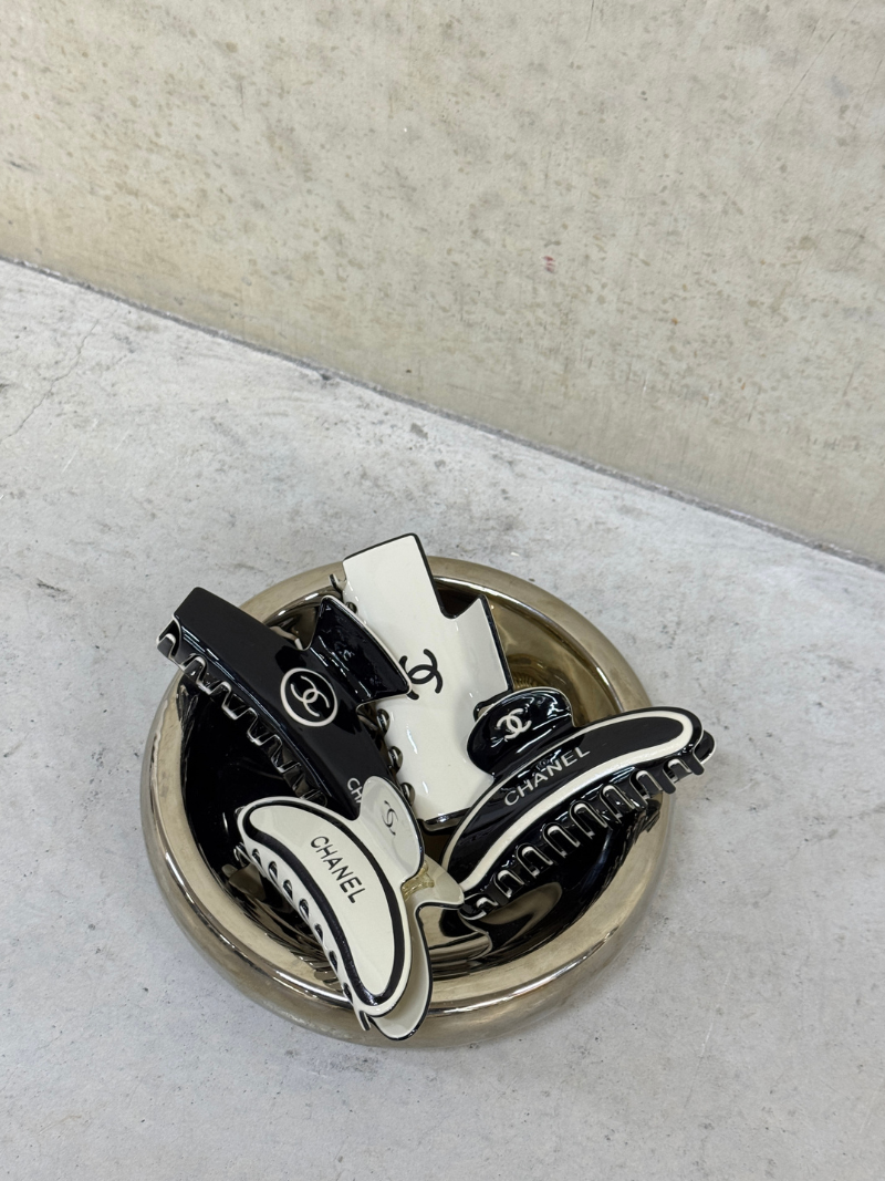 Chanel Ivory Logo Rectangular Haarklem