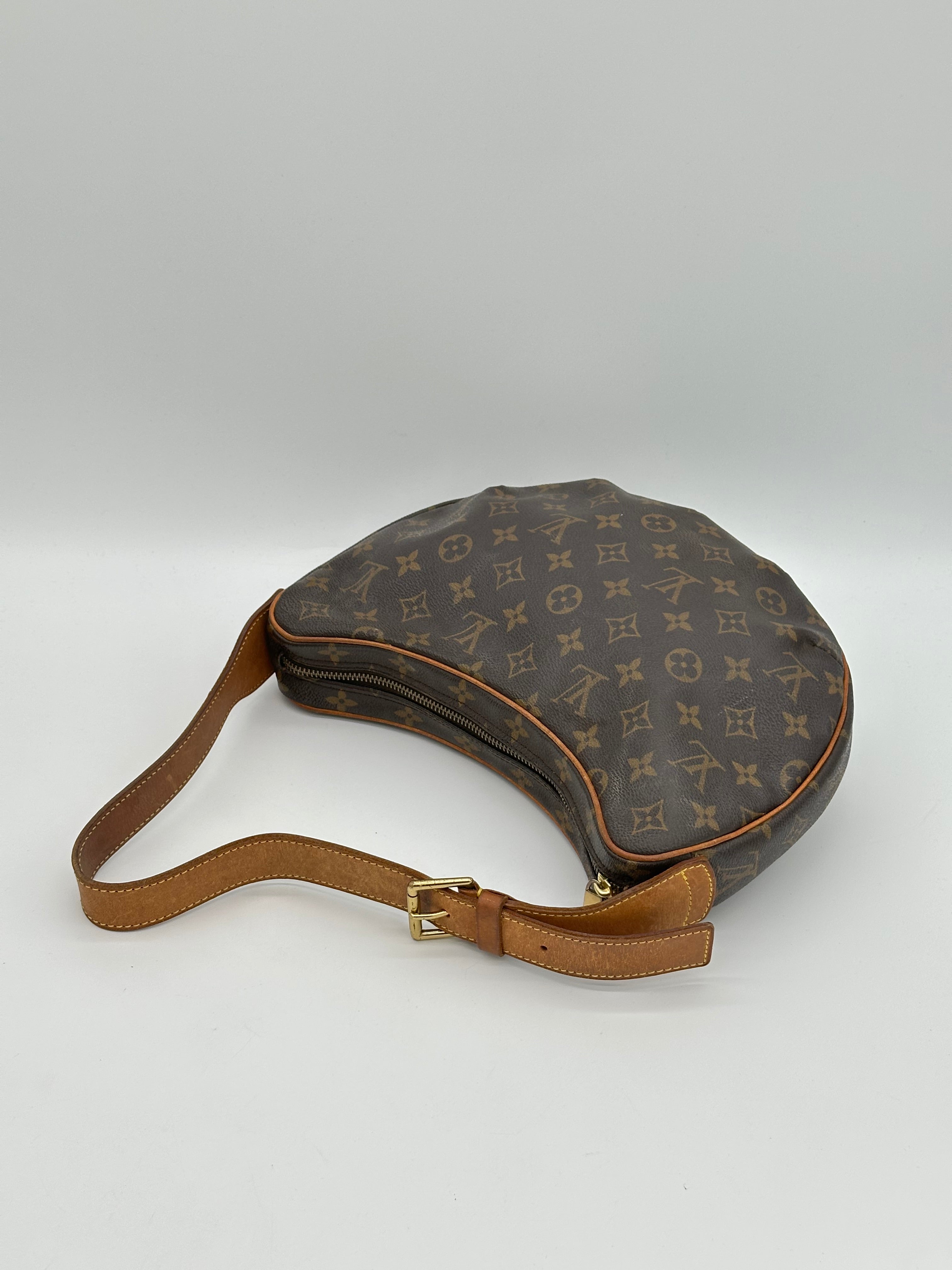 Louis Vuitton Croissant MM