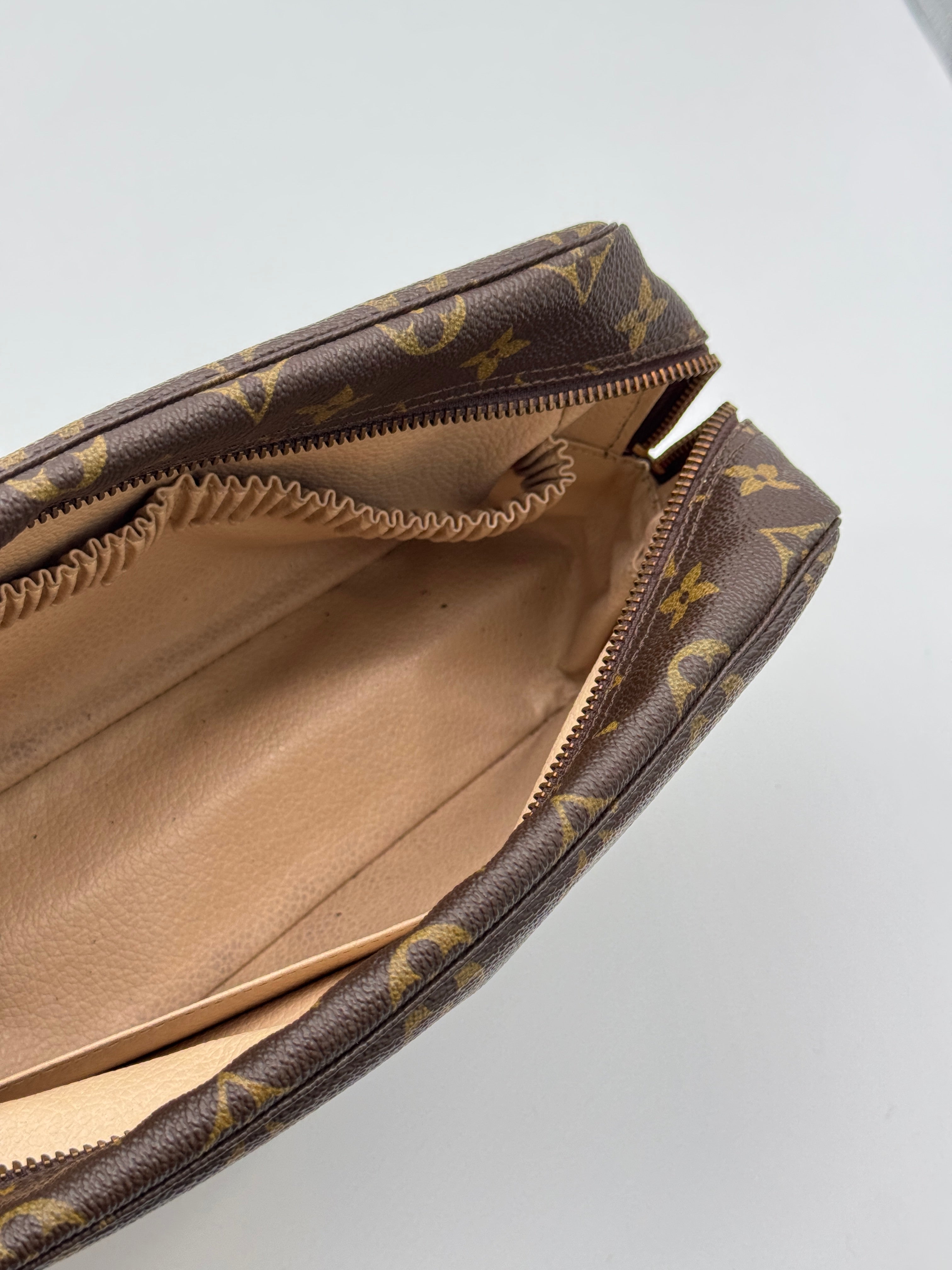 Louis Vuitton Trousse 28