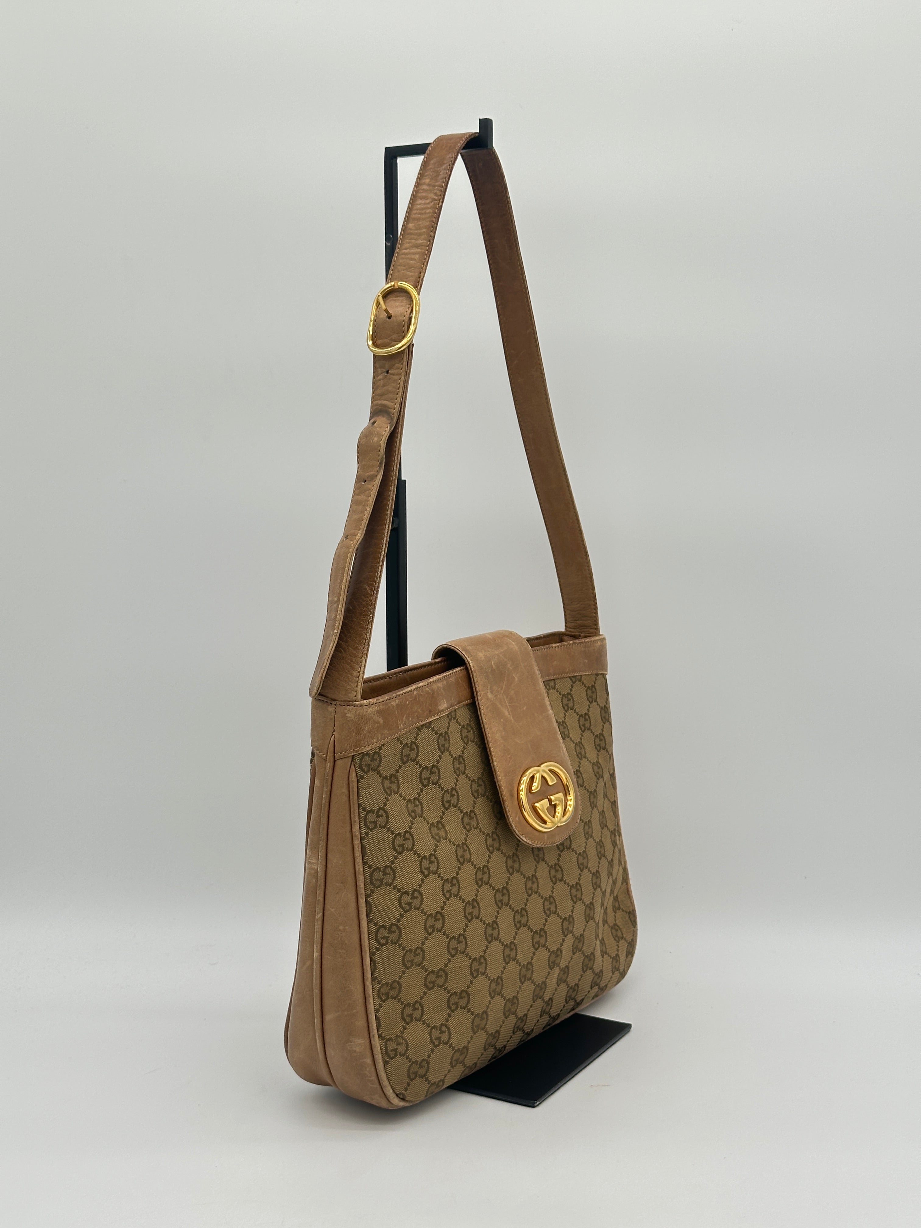 Gucci Supreme Saddle Shoulderbag