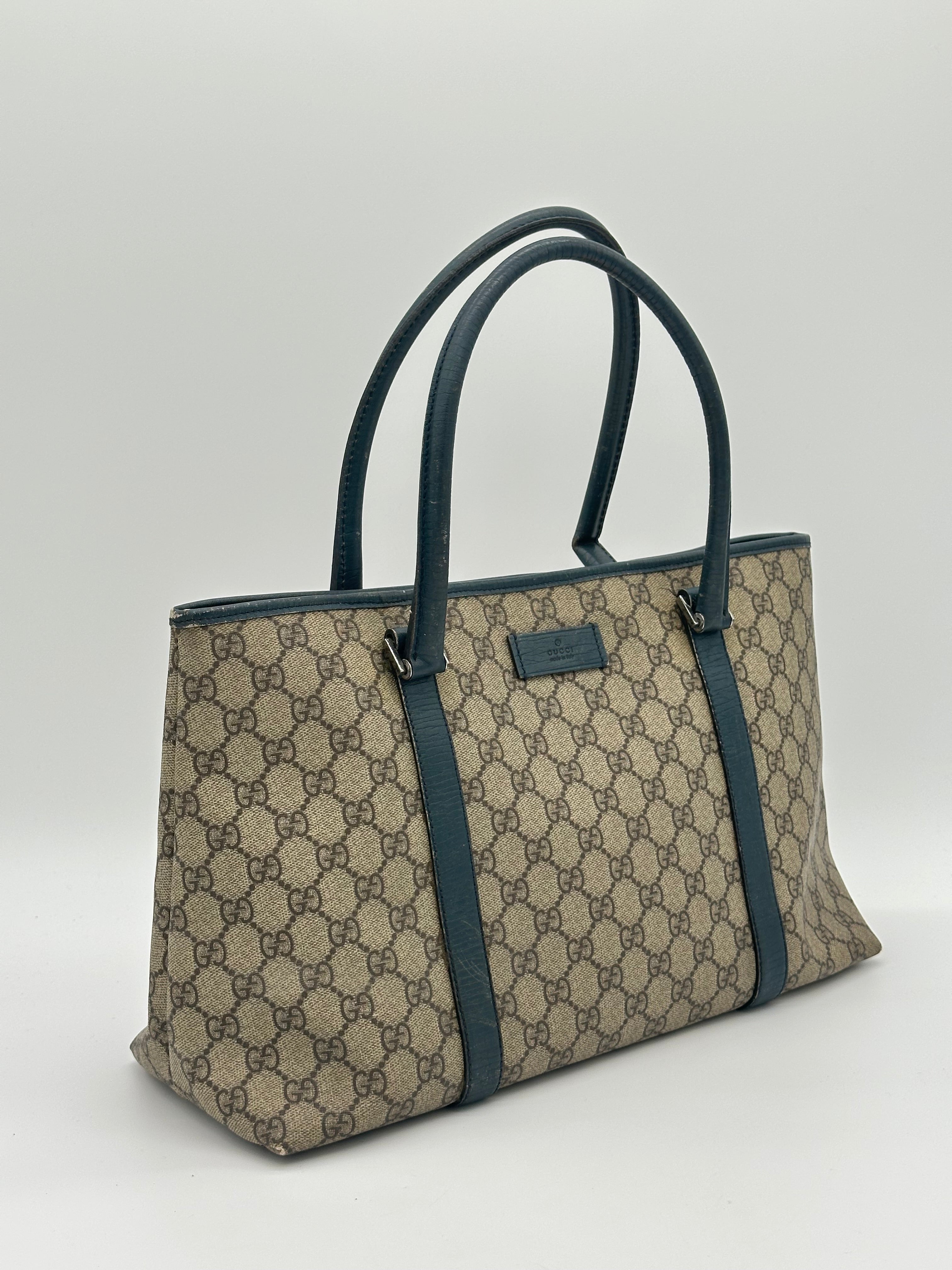 Gucci Medium Supreme Tote Bag