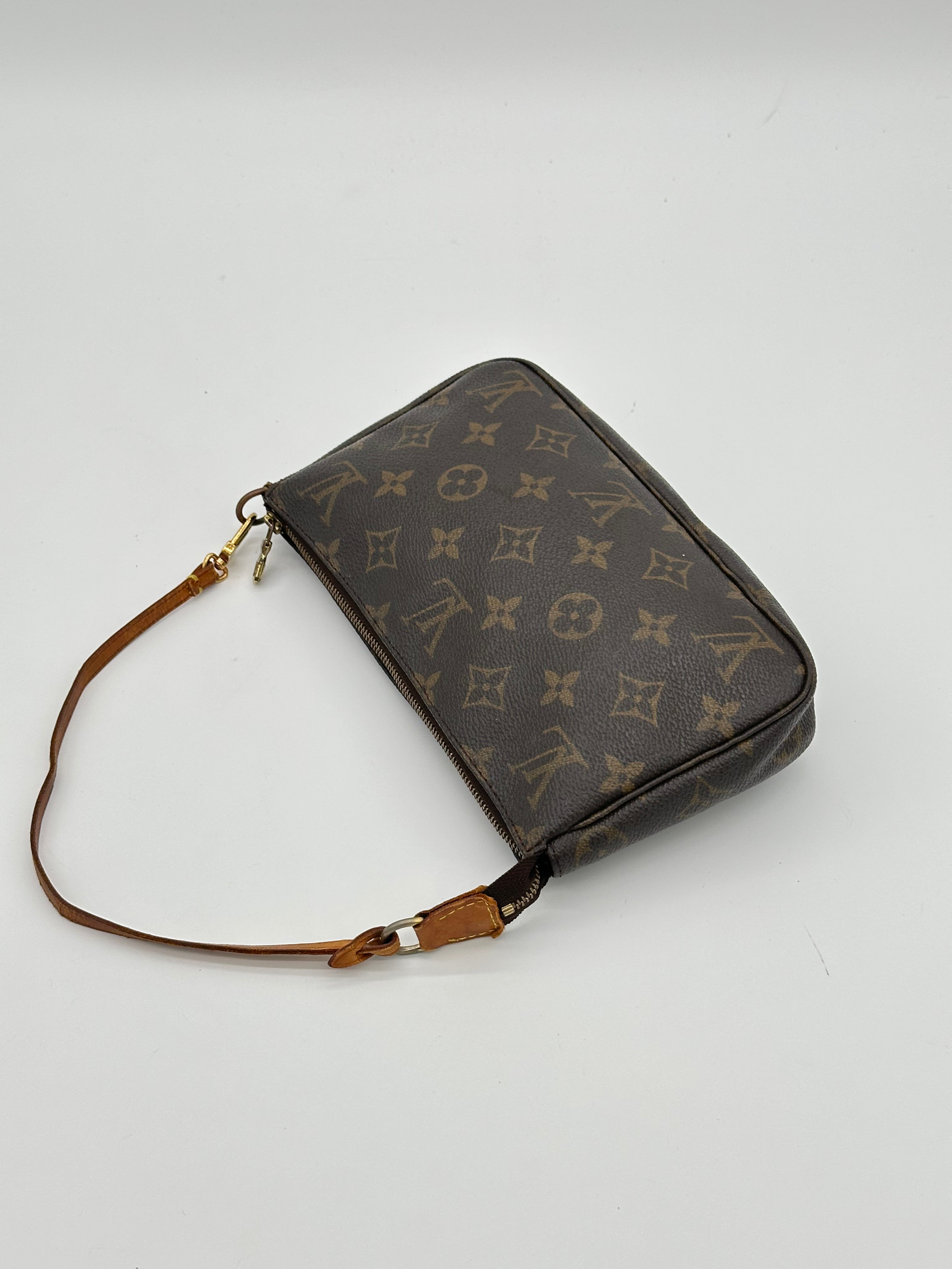 Louis Vuitton Pochette Accessoires