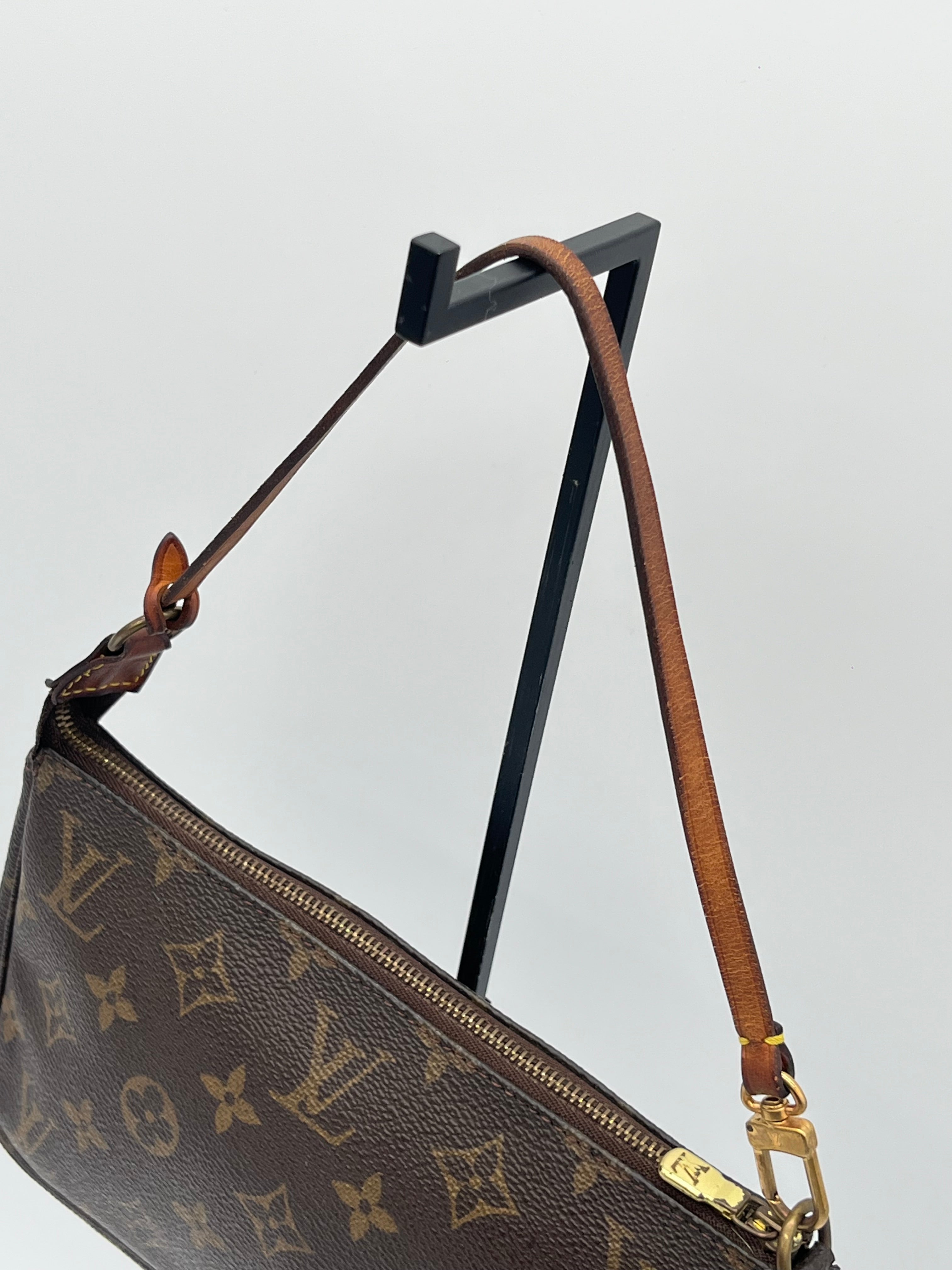 Louis Vuitton Pochette Accessoires