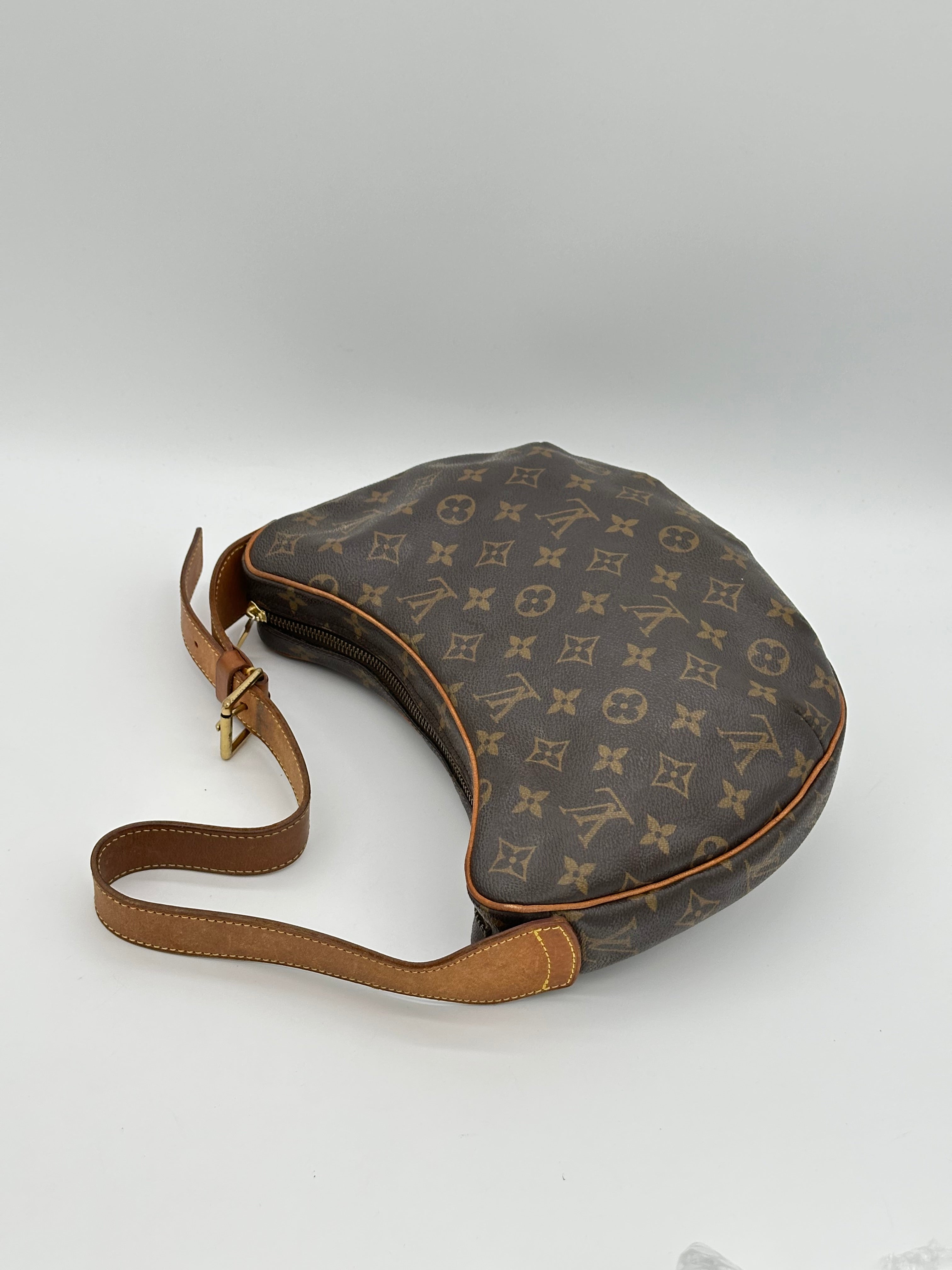 Louis Vuitton Croissant MM