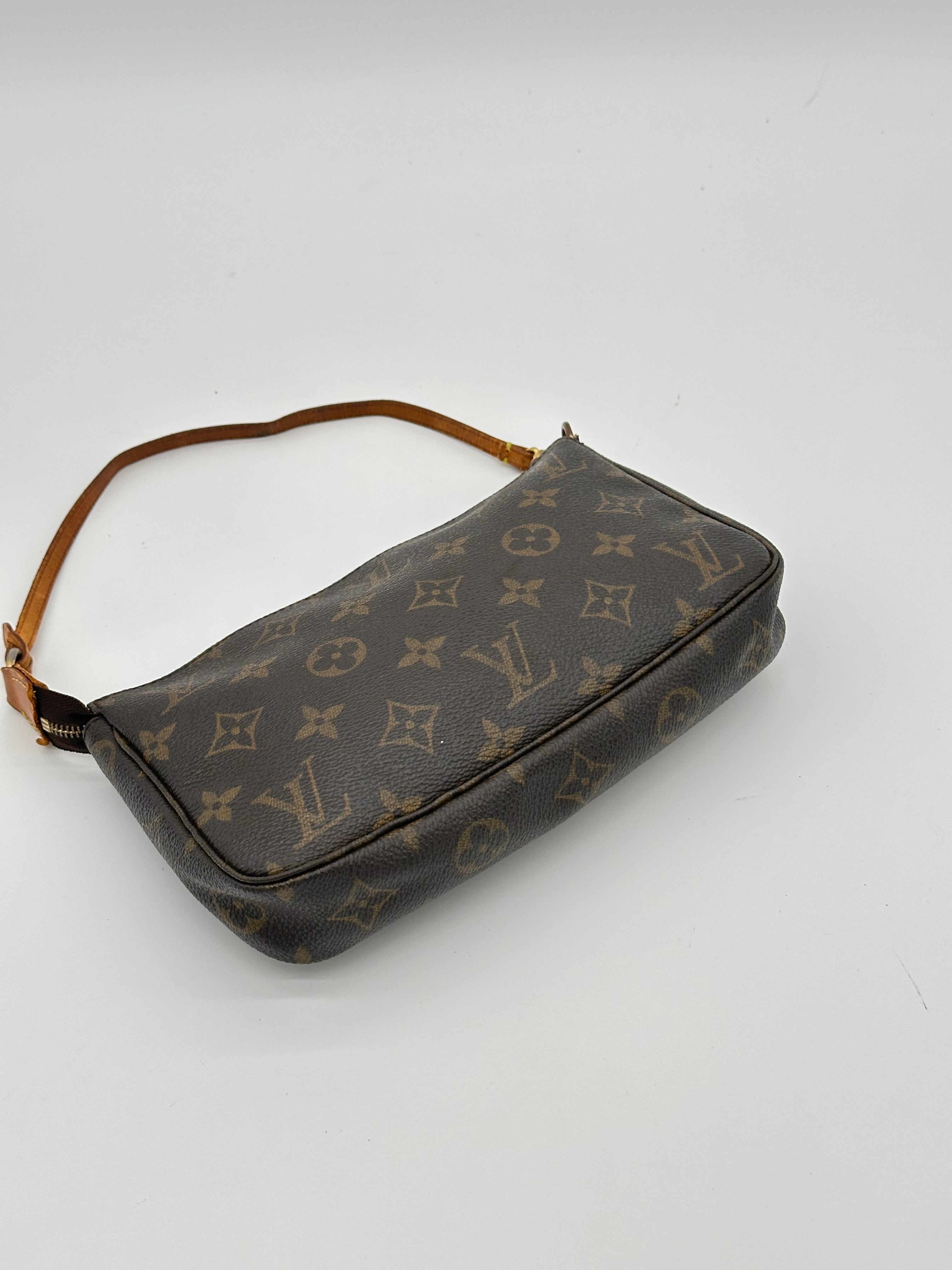 Louis Vuitton Pochette Accessoires