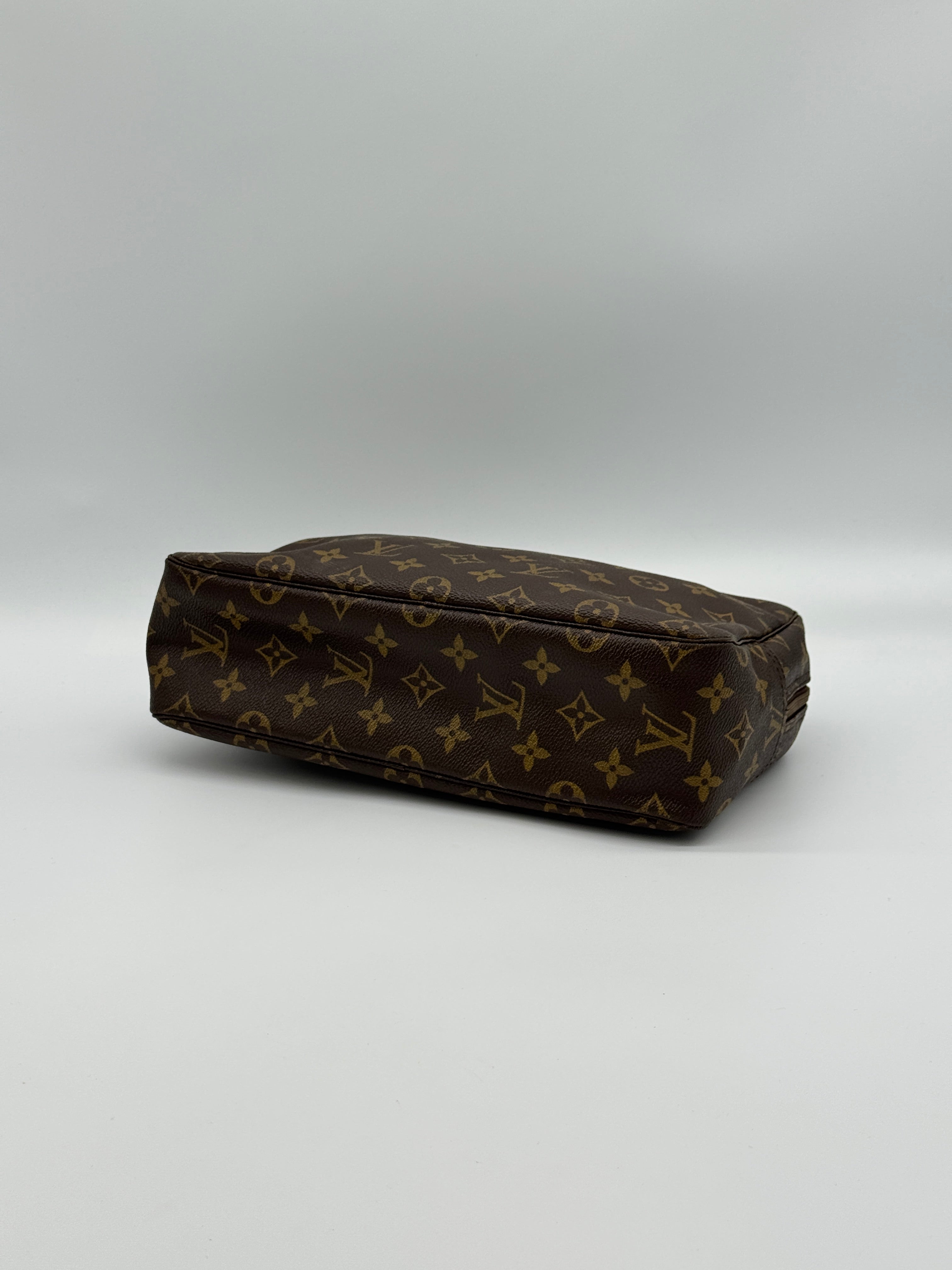Louis Vuitton Trousse 28