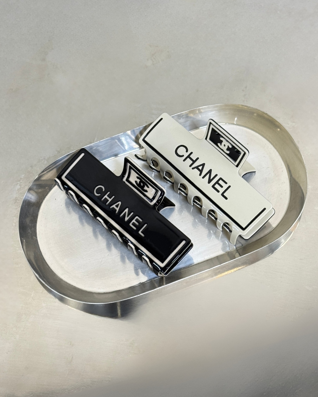 Chanel Black Rectangular Haarklem