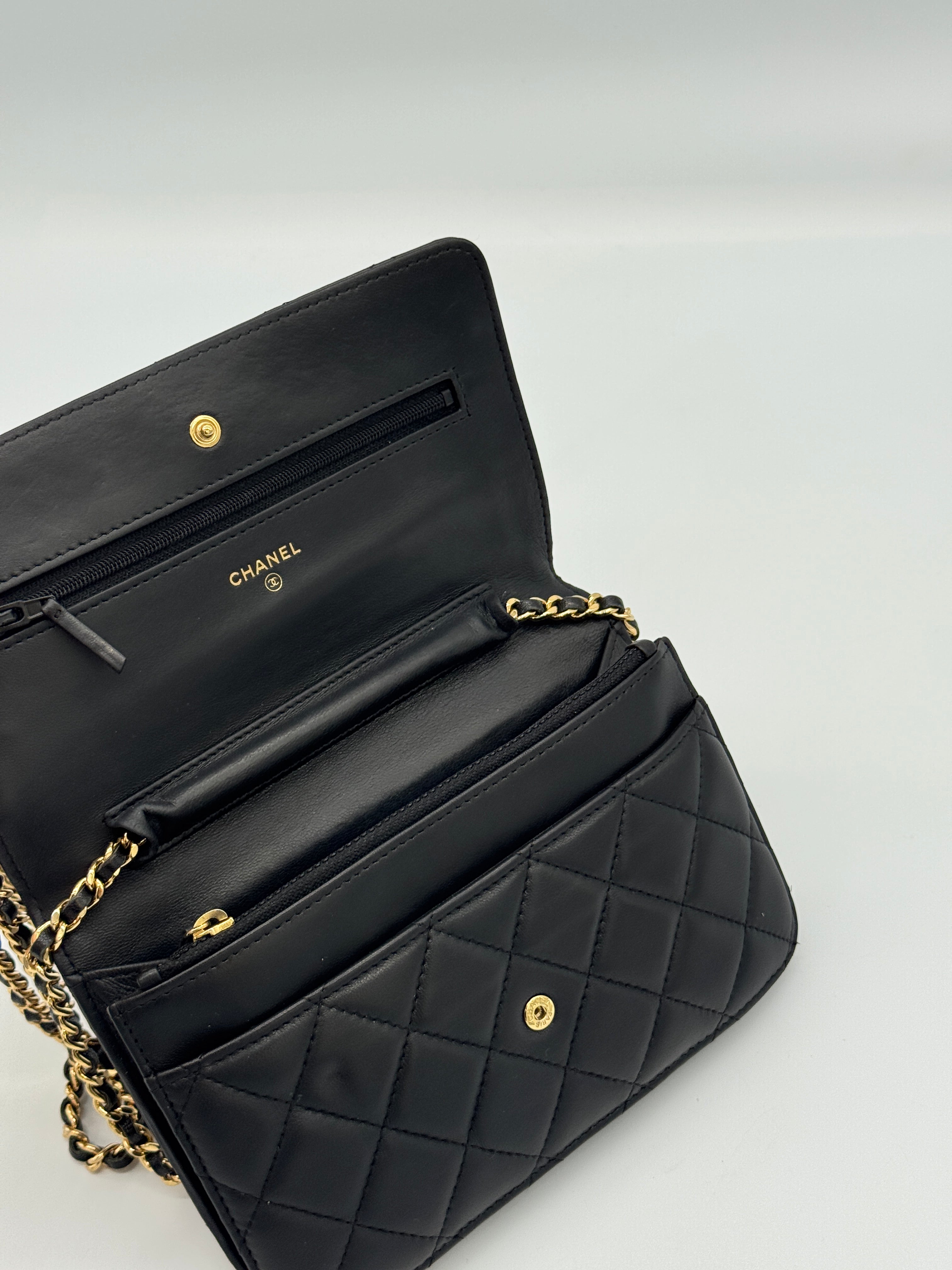 Chanel Wallet on Chain