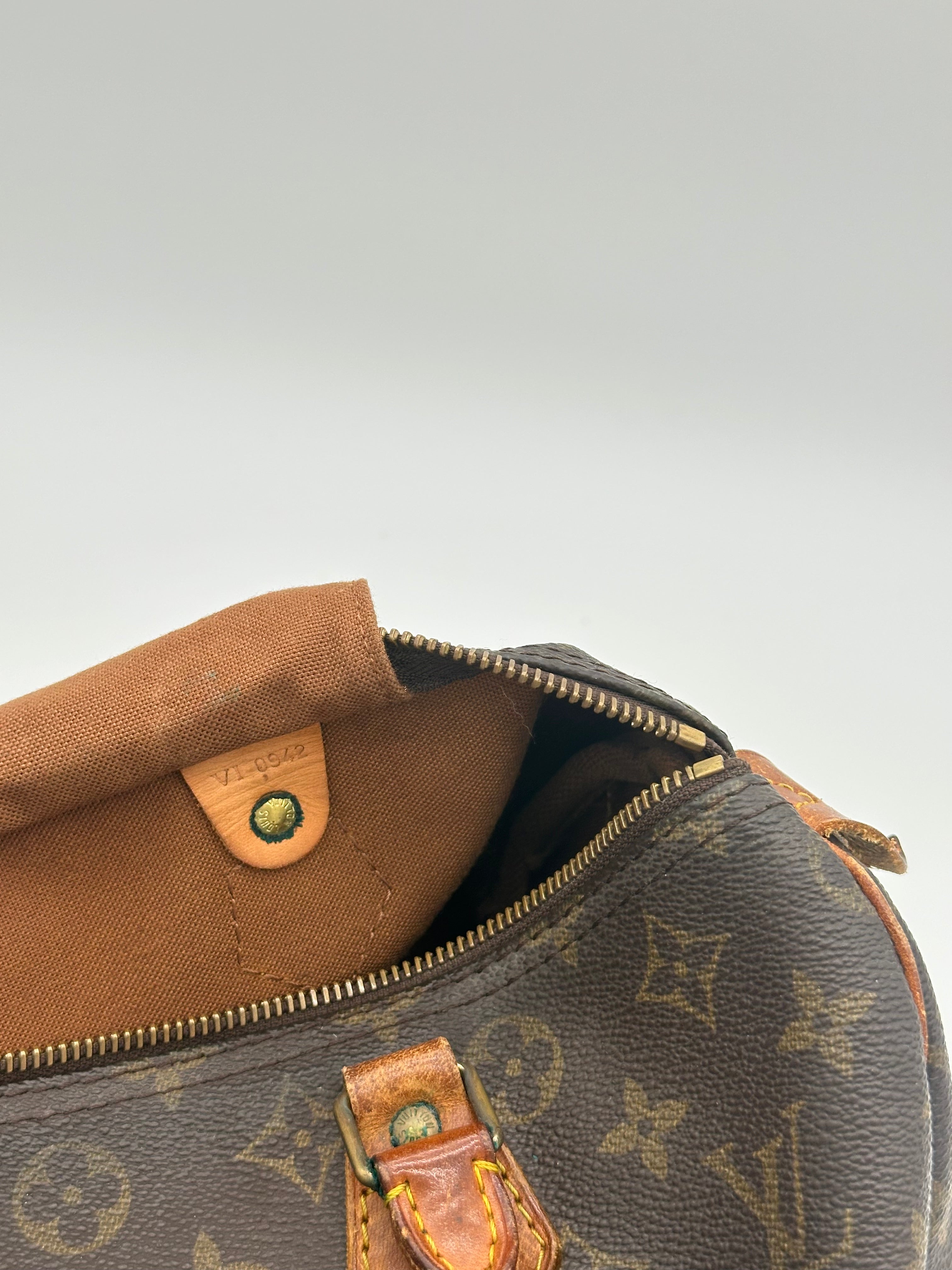 Louis Vuitton Speedy 30