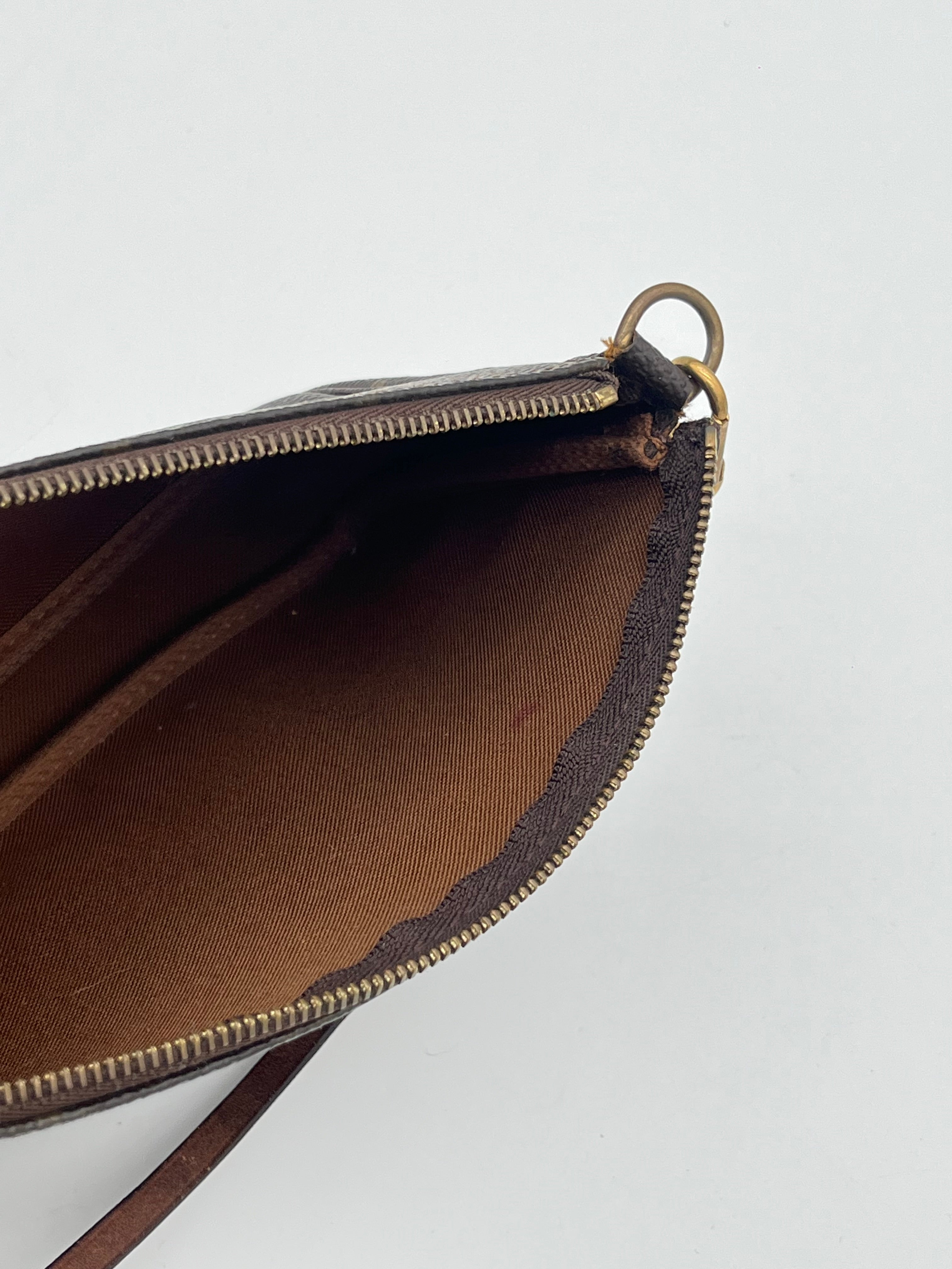 Louis Vuitton Pochette Accessoires