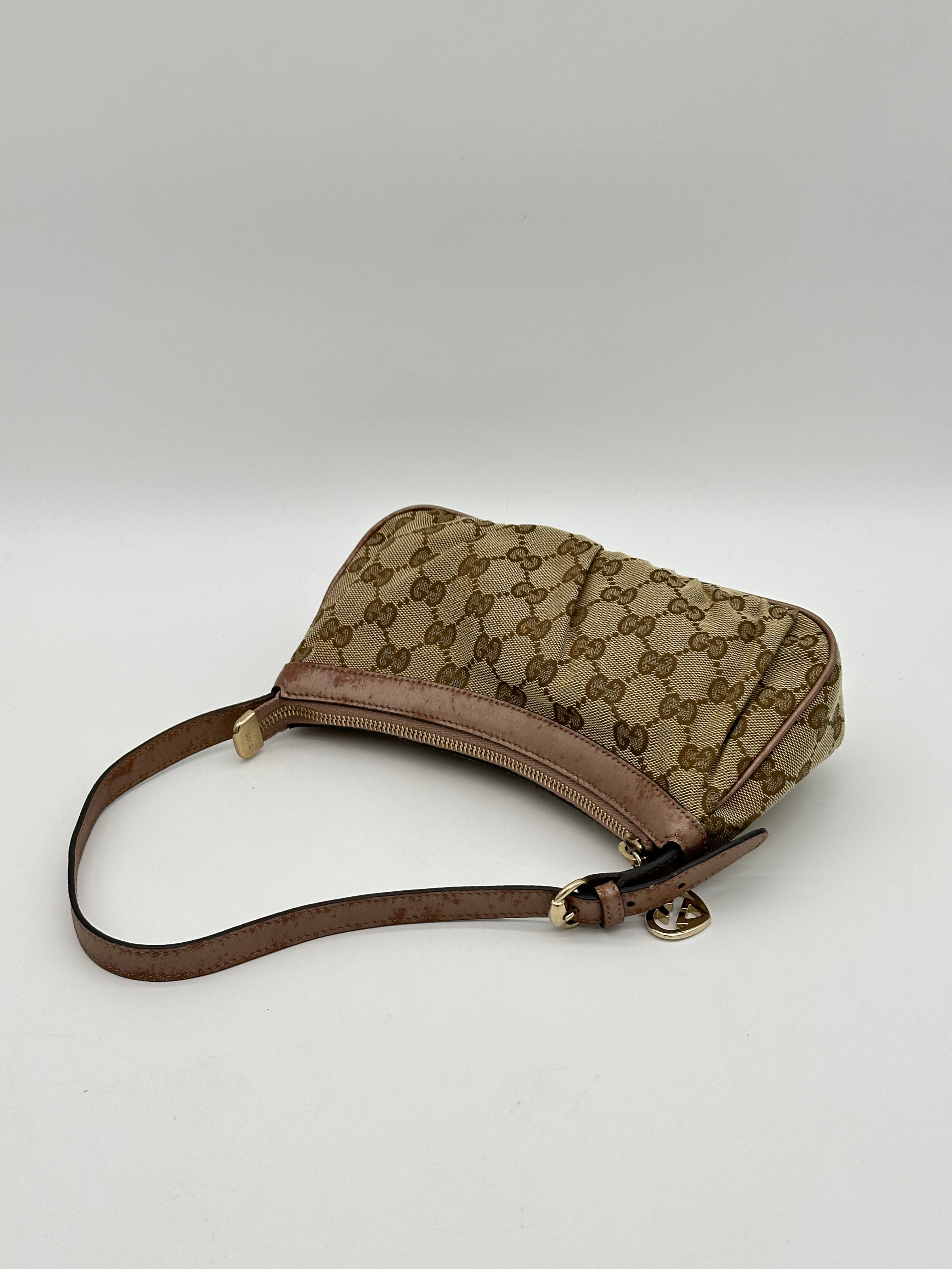 Gucci Heart Pochette