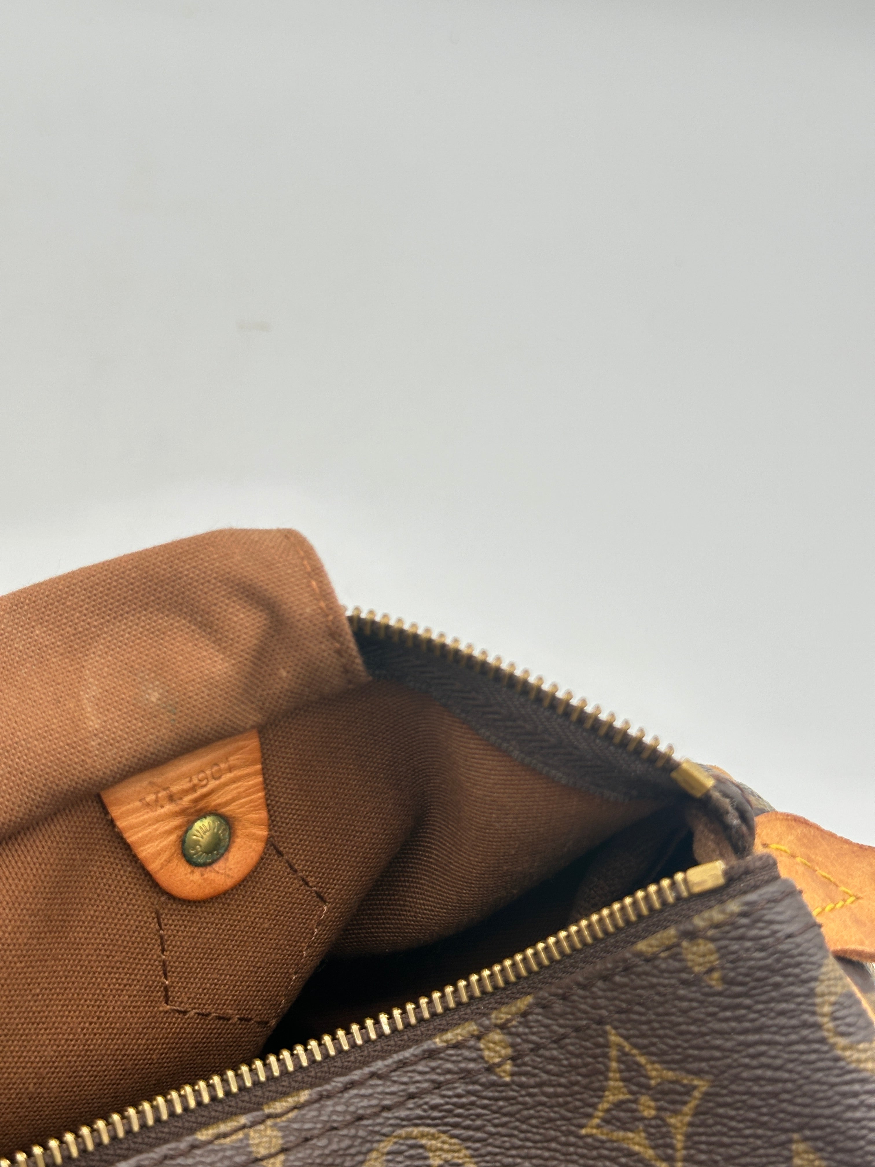 Louis Vuitton Speedy 30