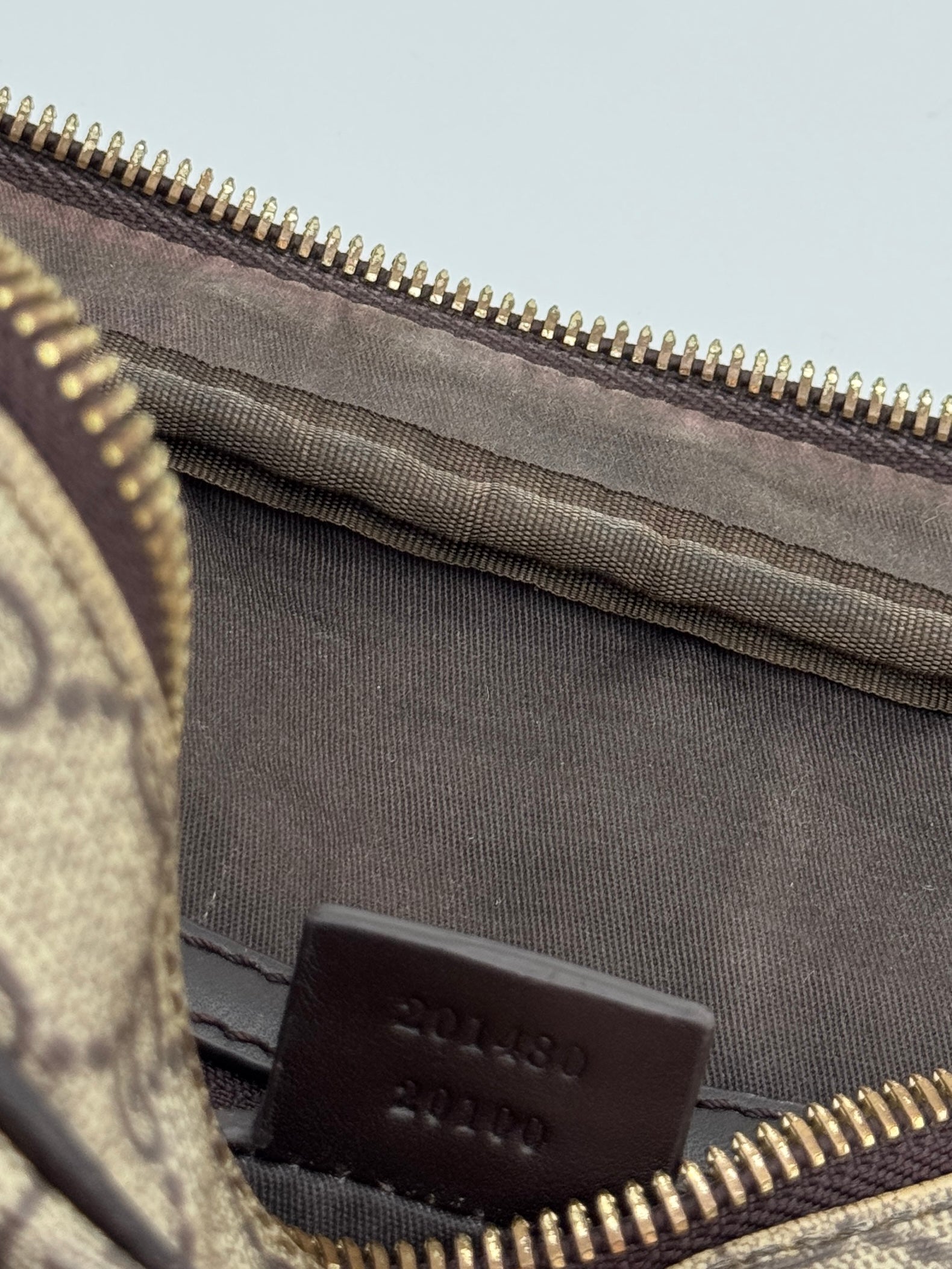 Gucci Supreme Documents