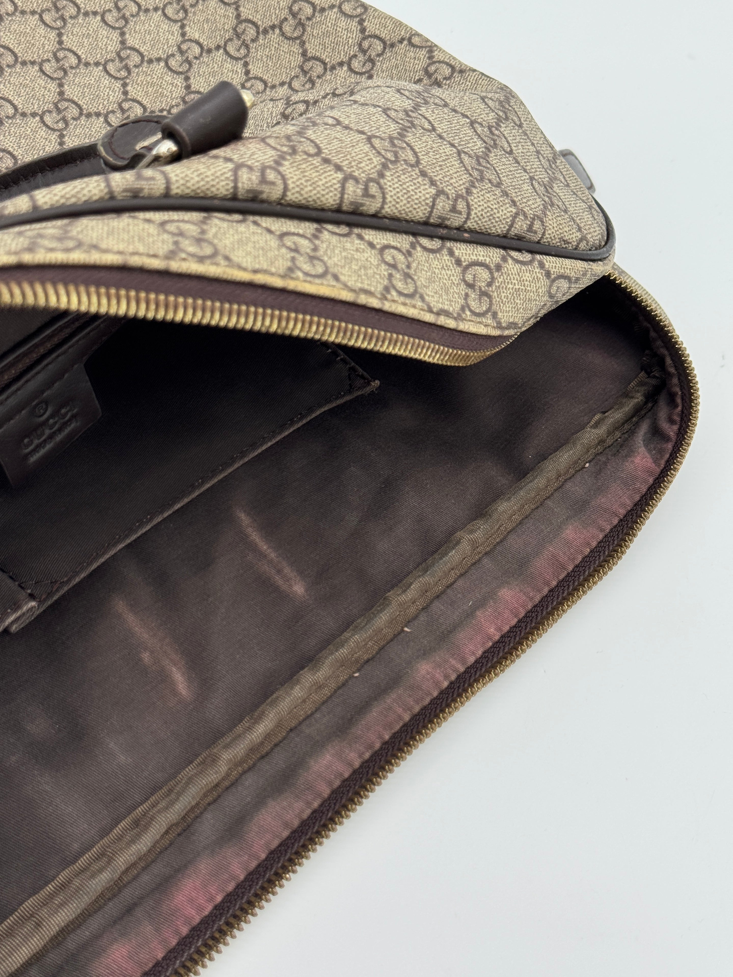 Gucci Supreme Documents