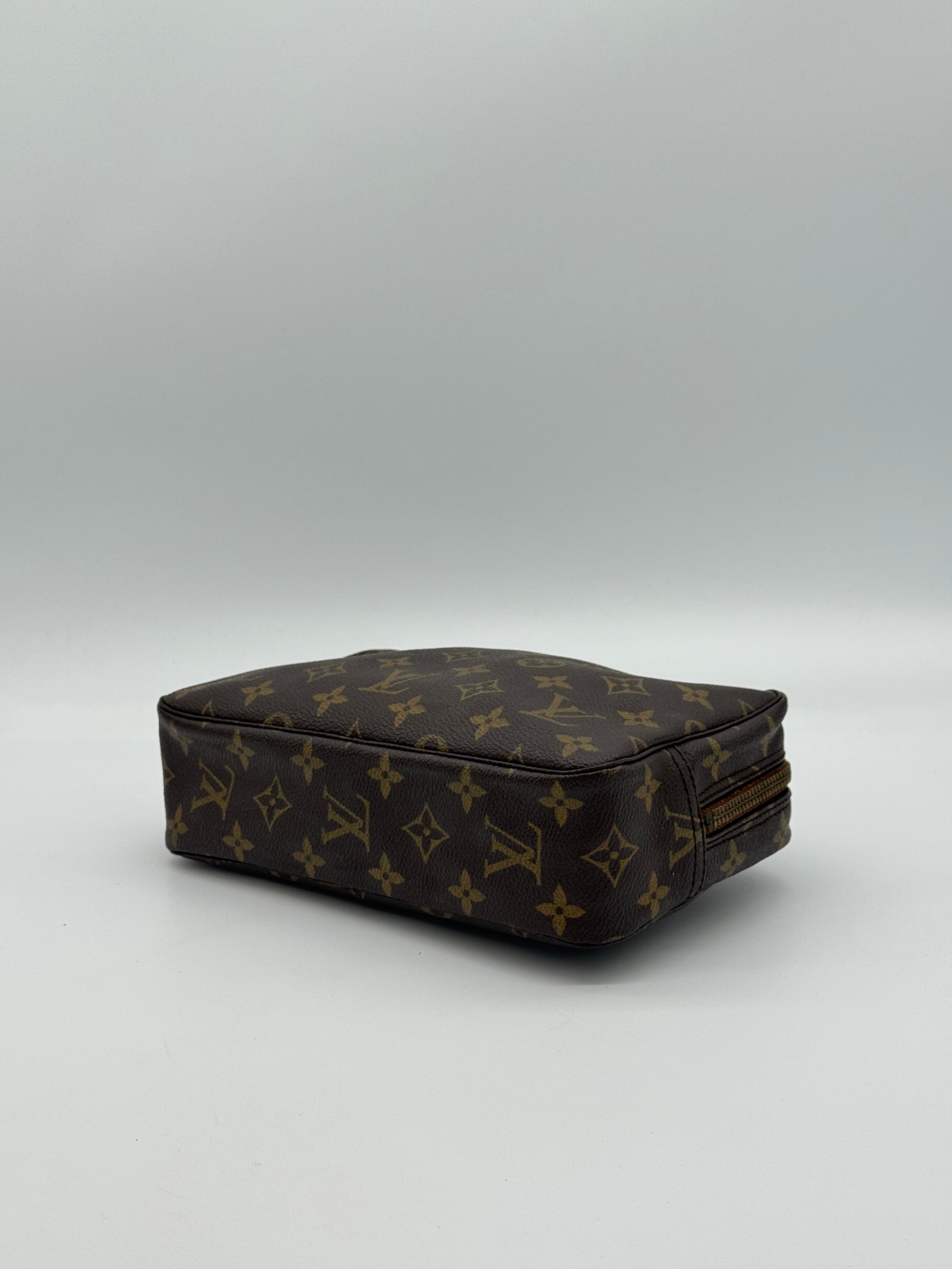 Louis Vuitton Trousse 23