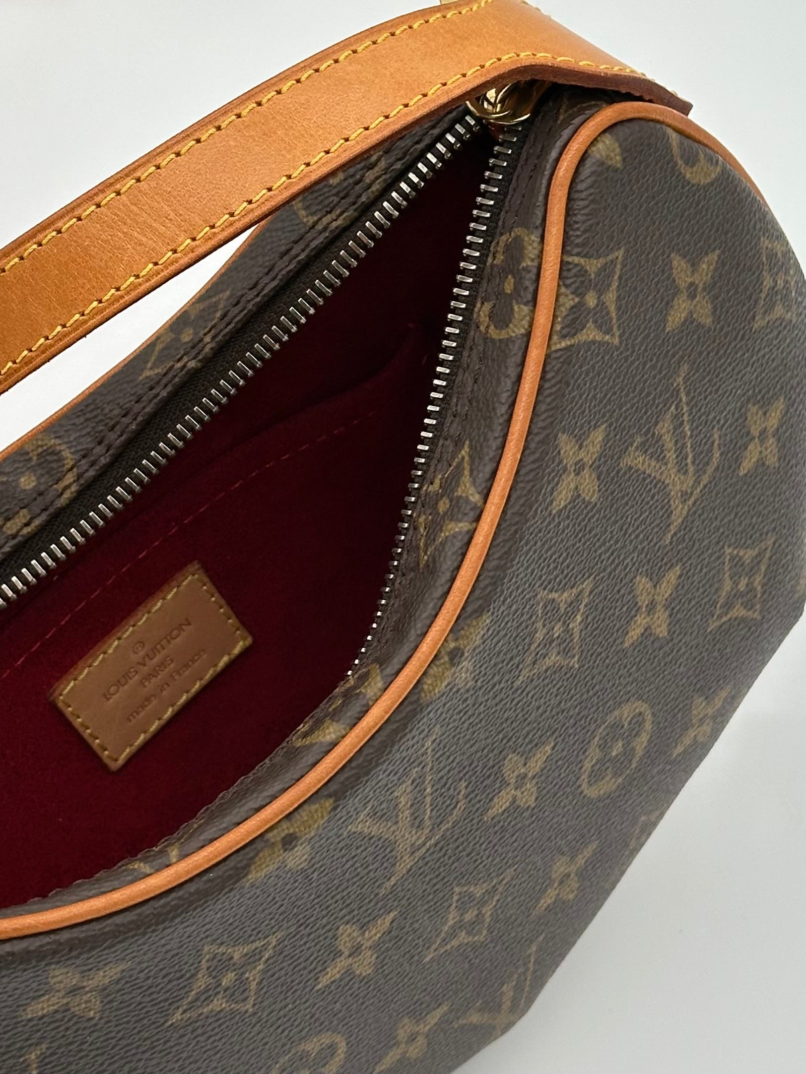 Louis Vuitton Croissant PM