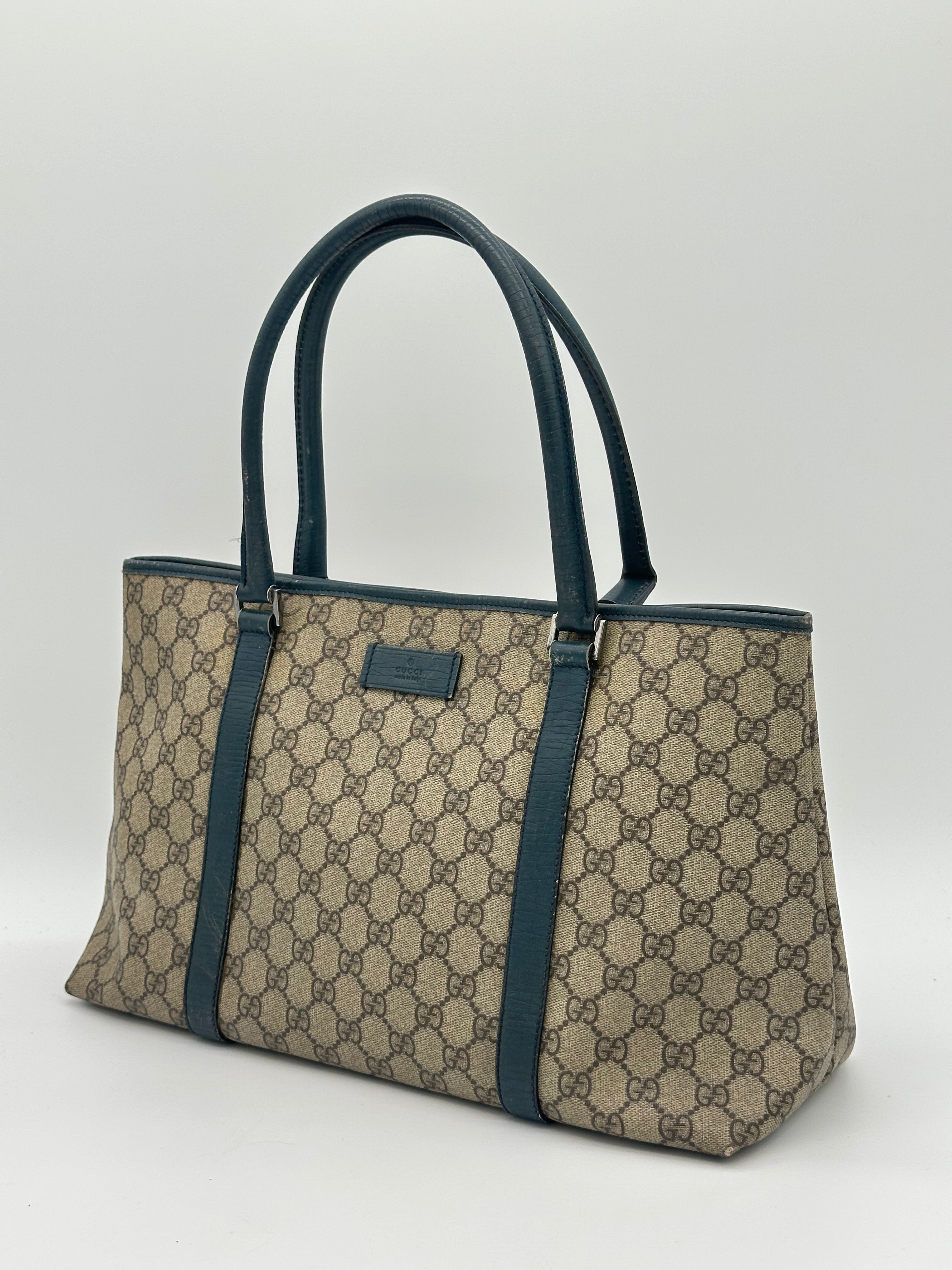 Gucci Medium Supreme Tote Bag