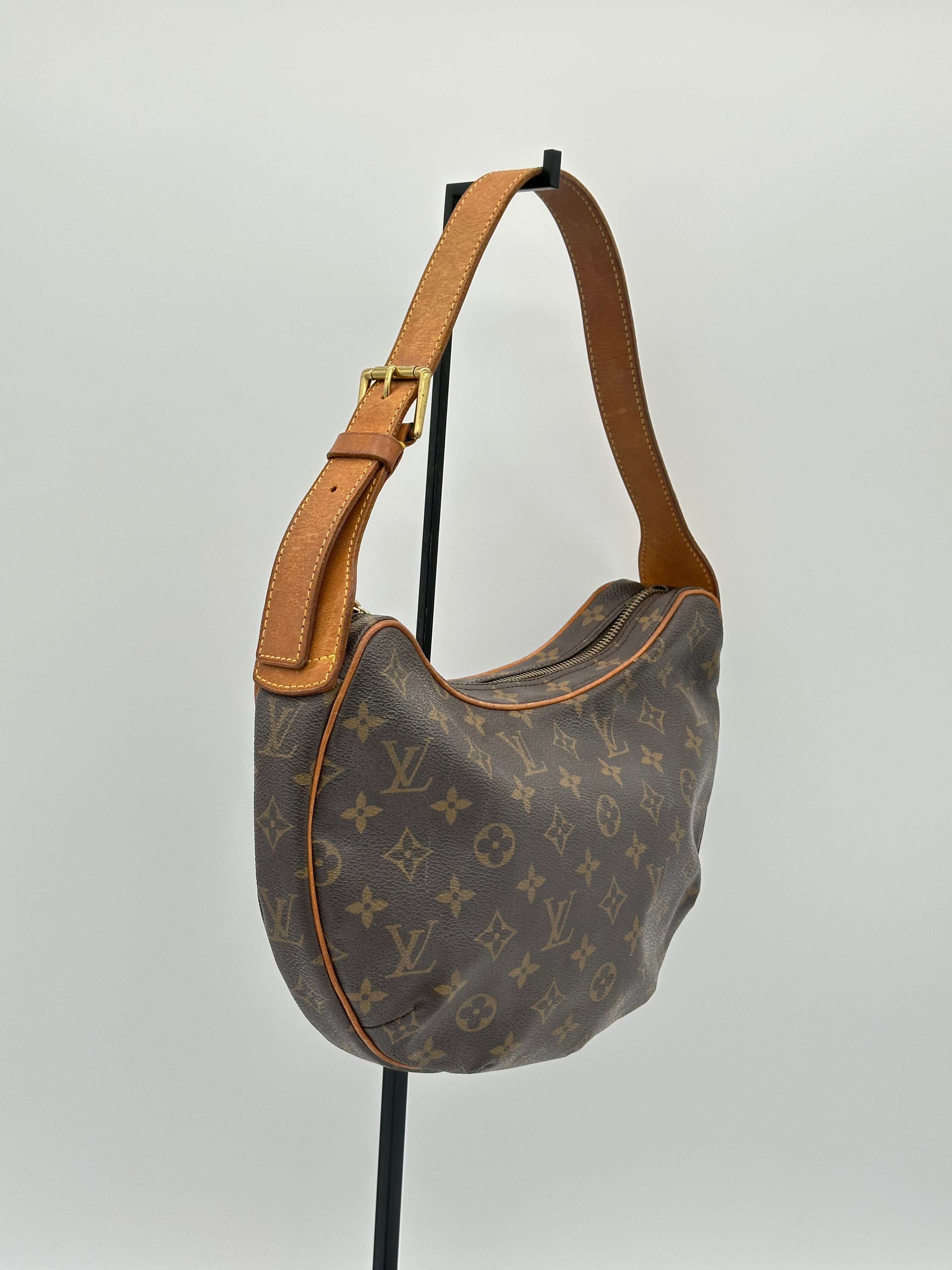 Louis Vuitton Croissant MM