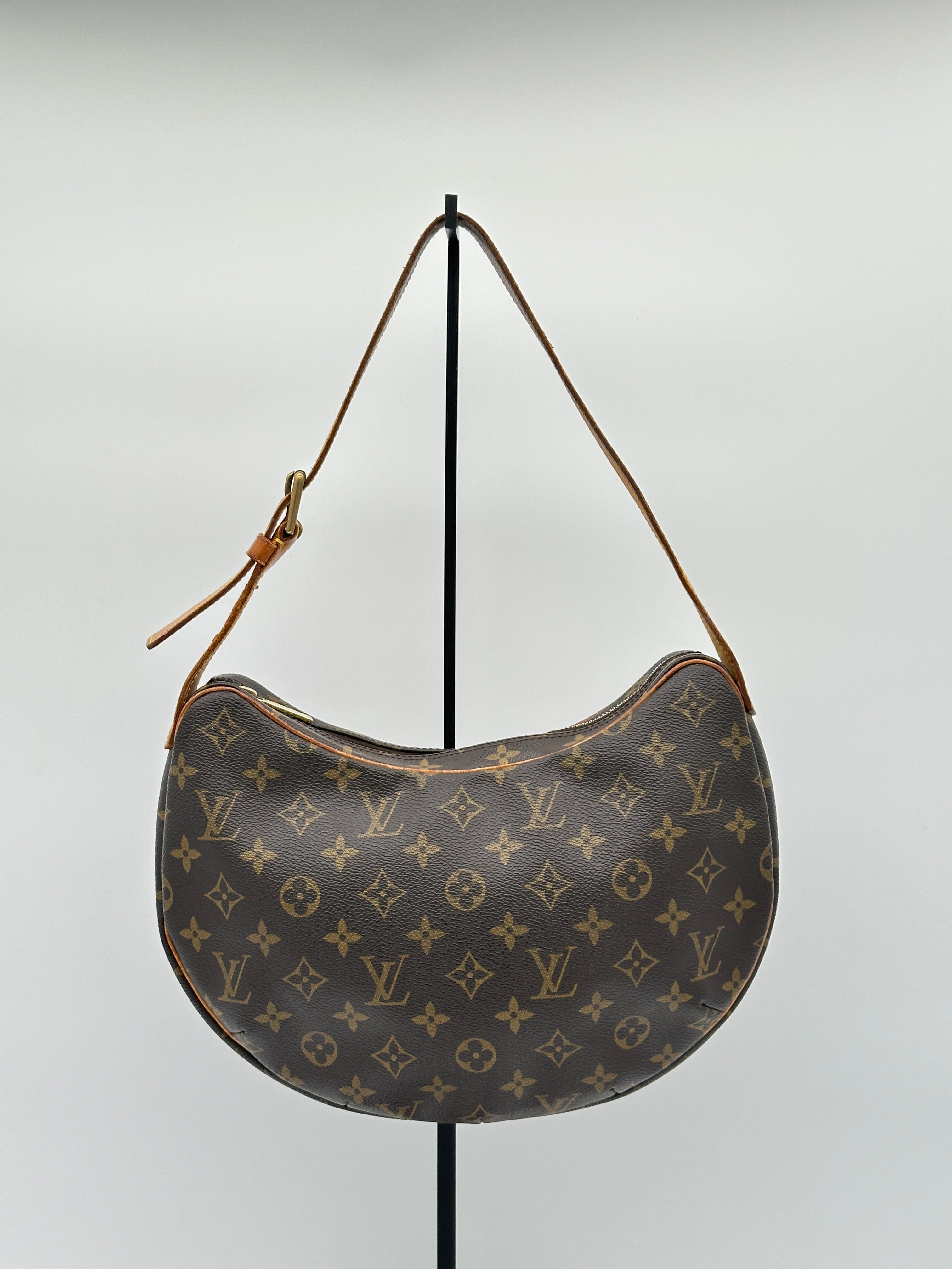Louis Vuitton Croissant MM