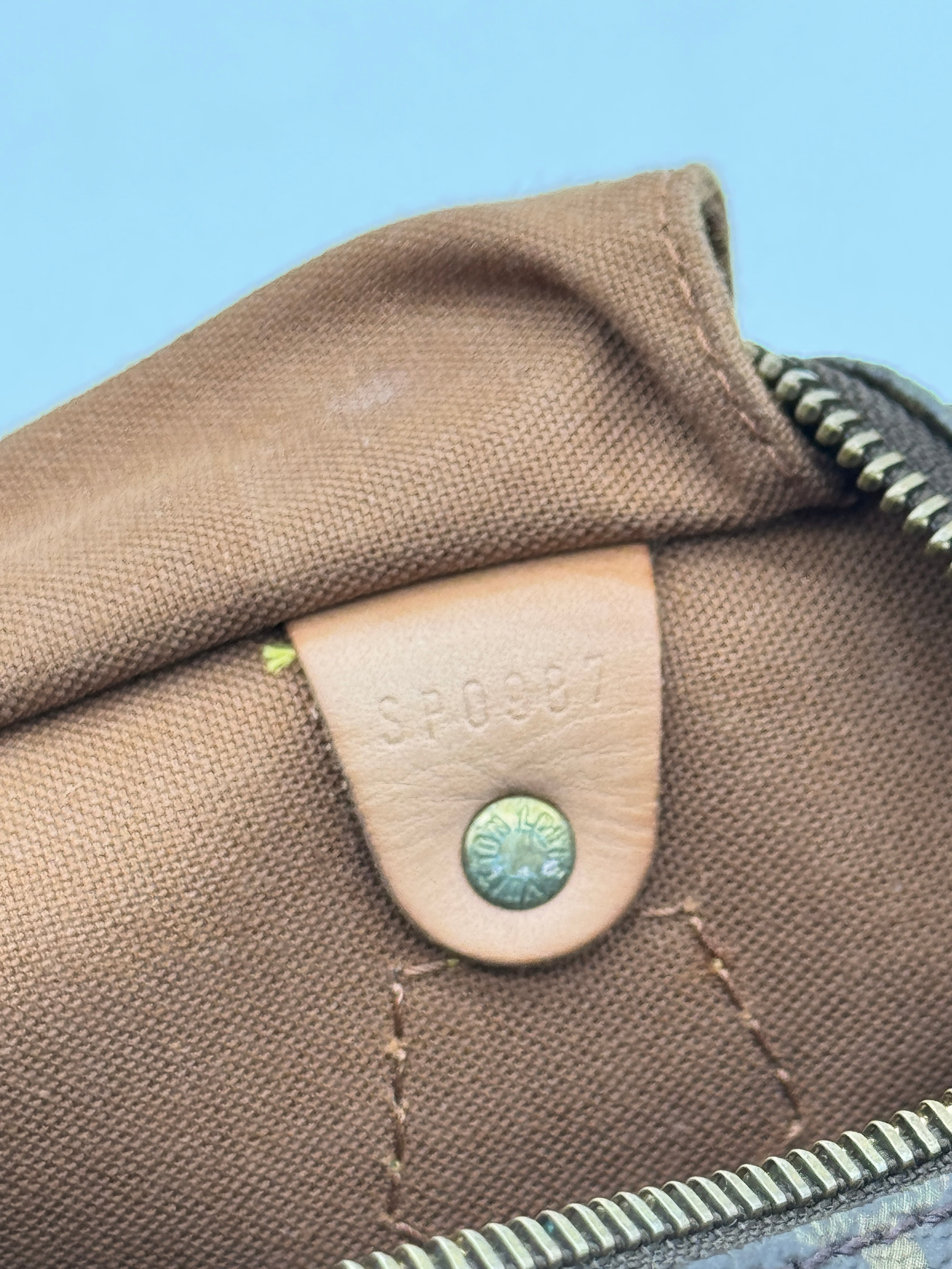 Louis Vuitton Speedy 30