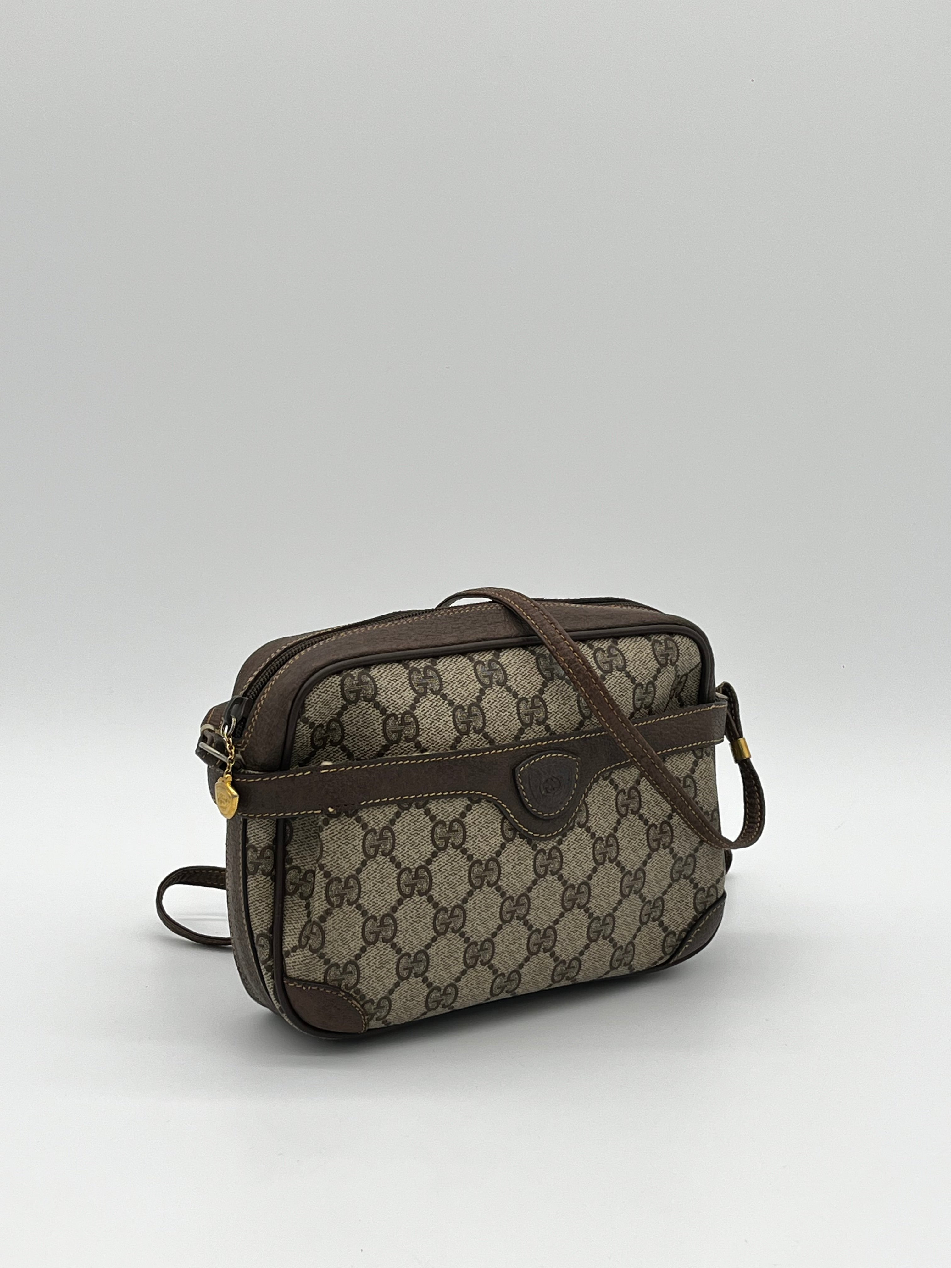 Gucci Supreme Shoulderbag