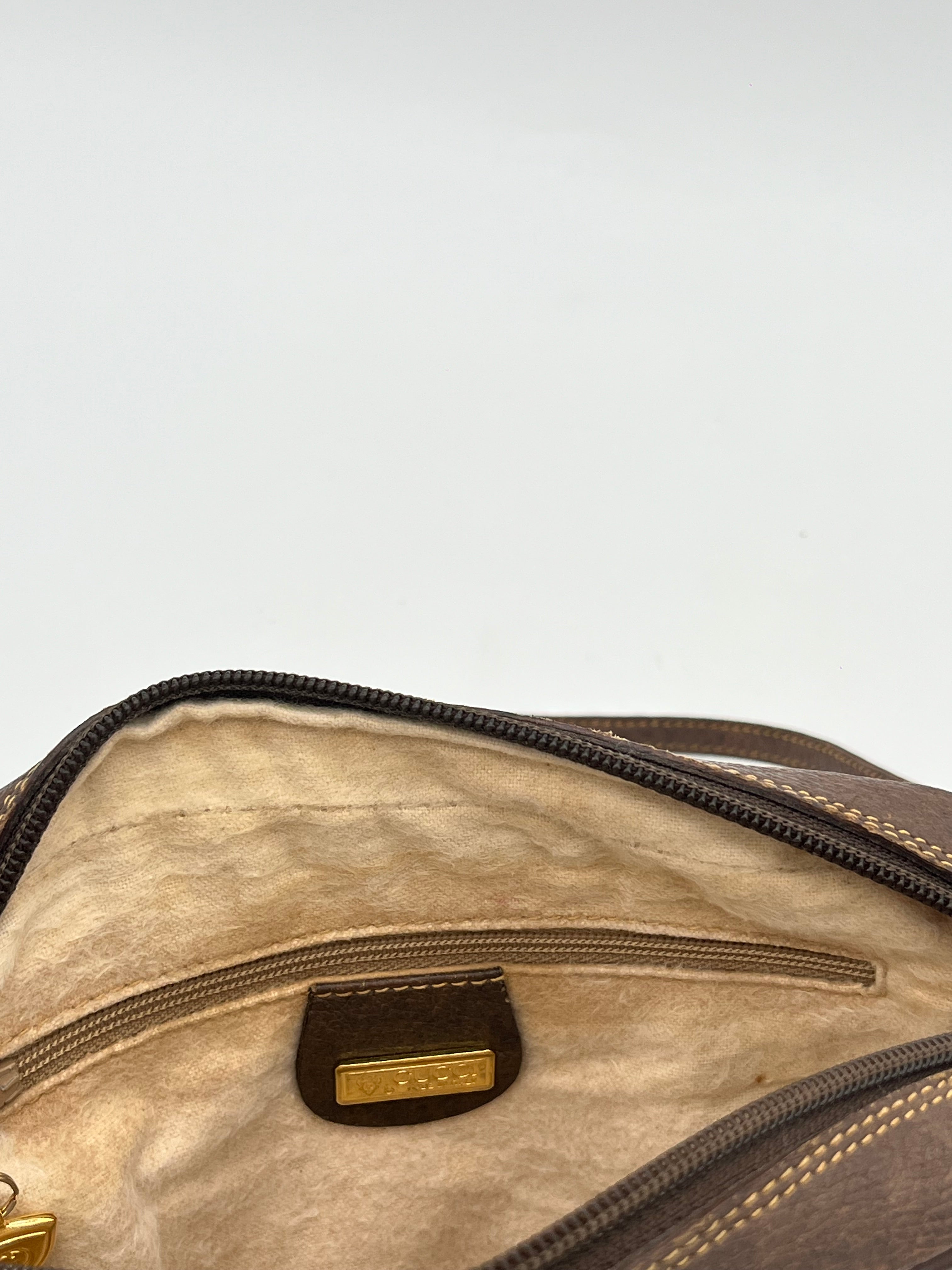 Gucci Supreme Shoulderbag