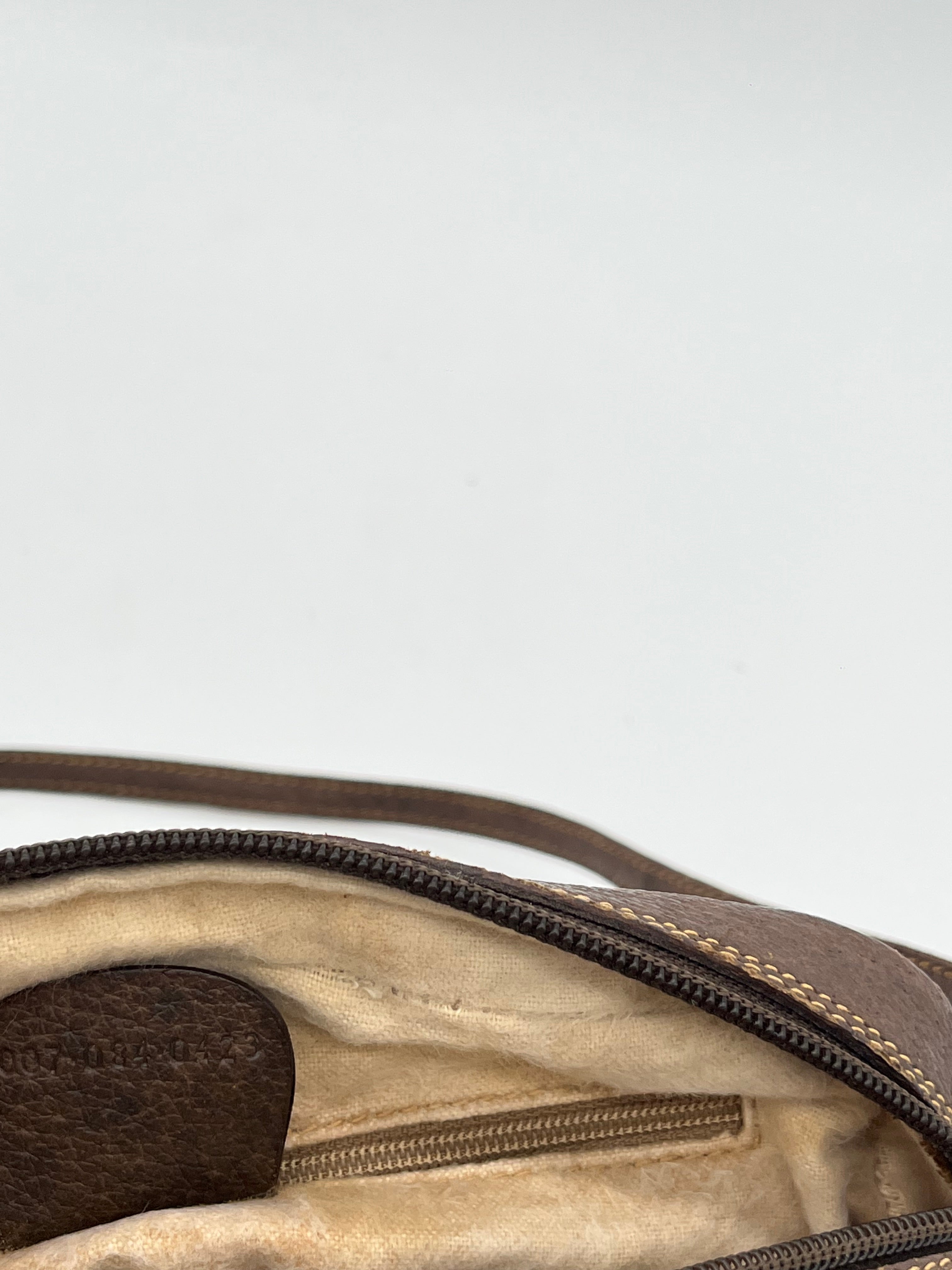 Gucci Supreme Shoulderbag