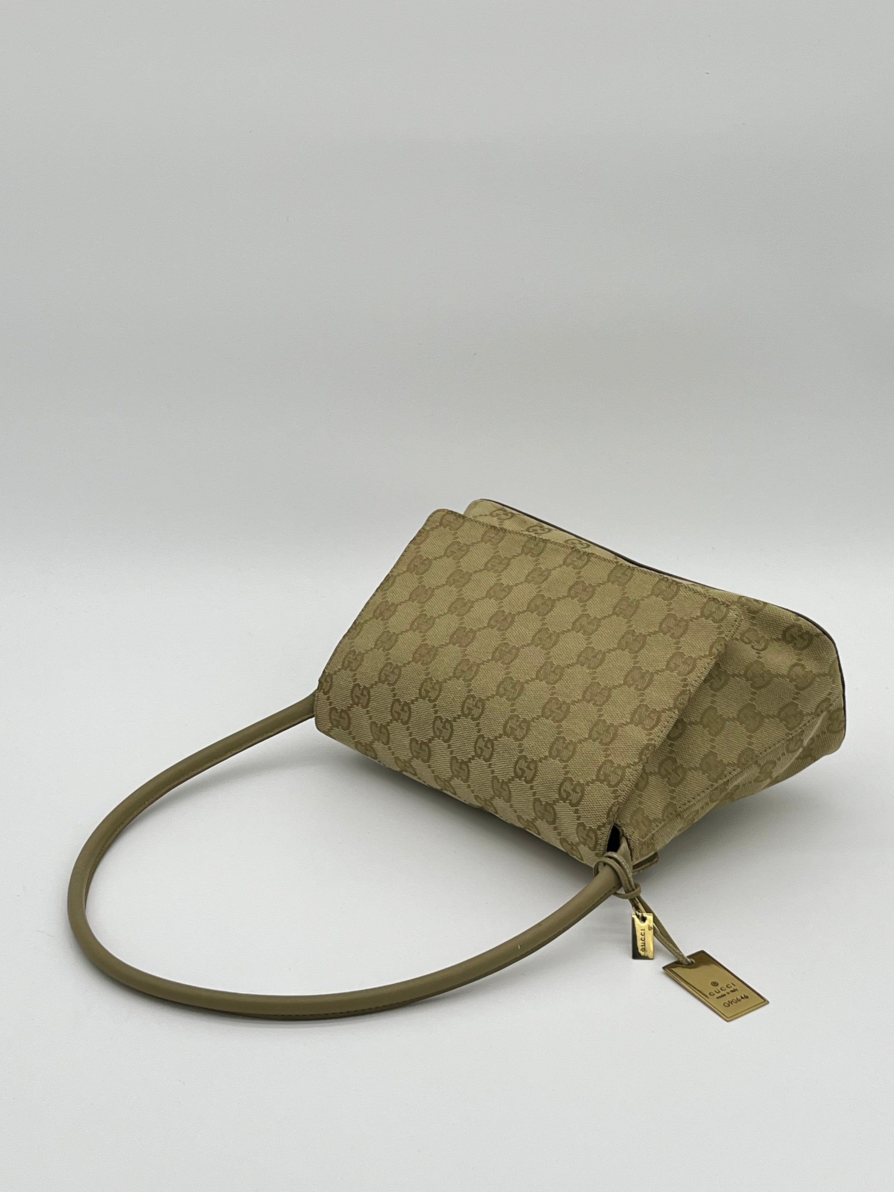 Gucci Canvas Looping