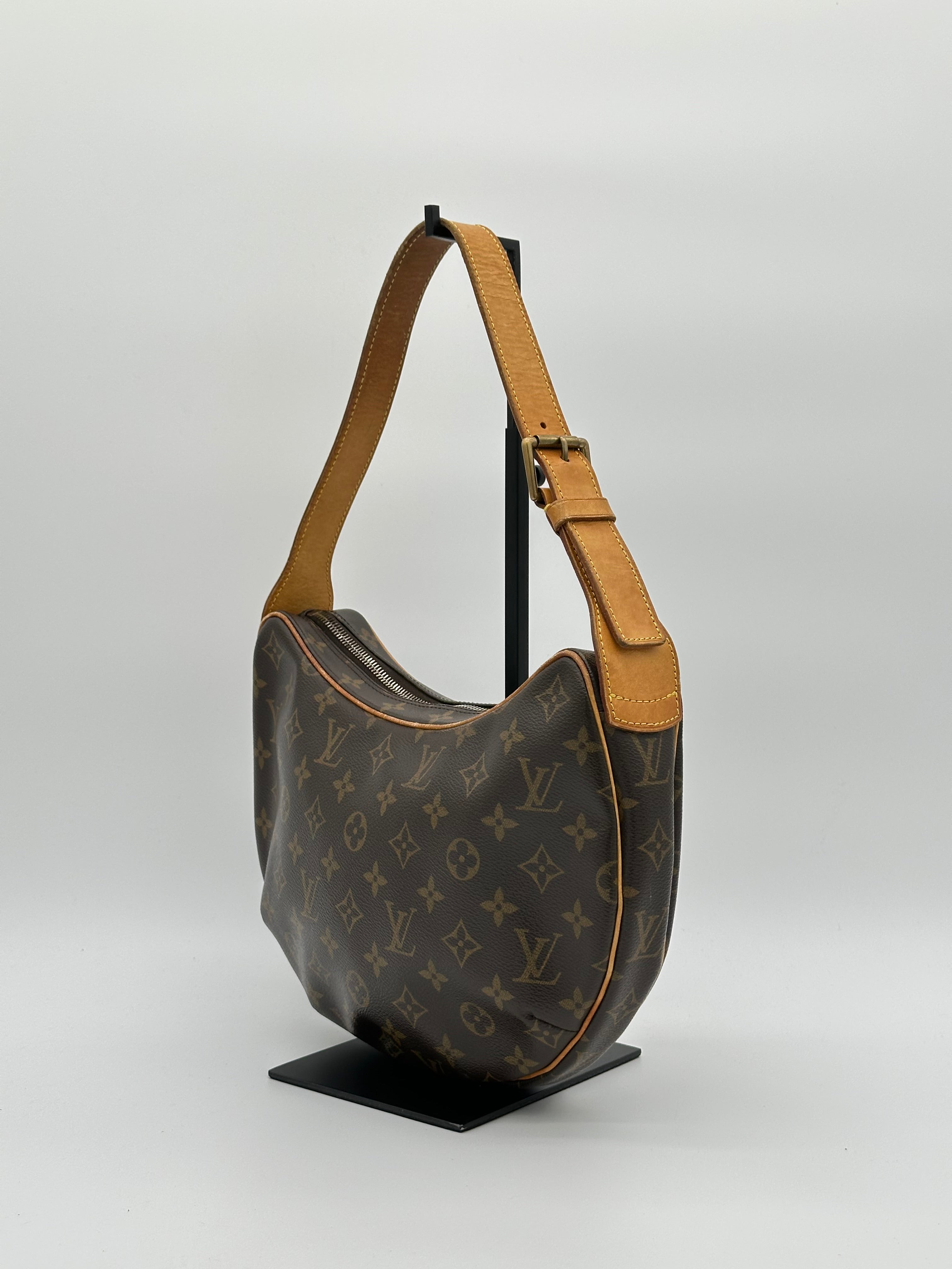 Louis Vuitton Croissant MM
