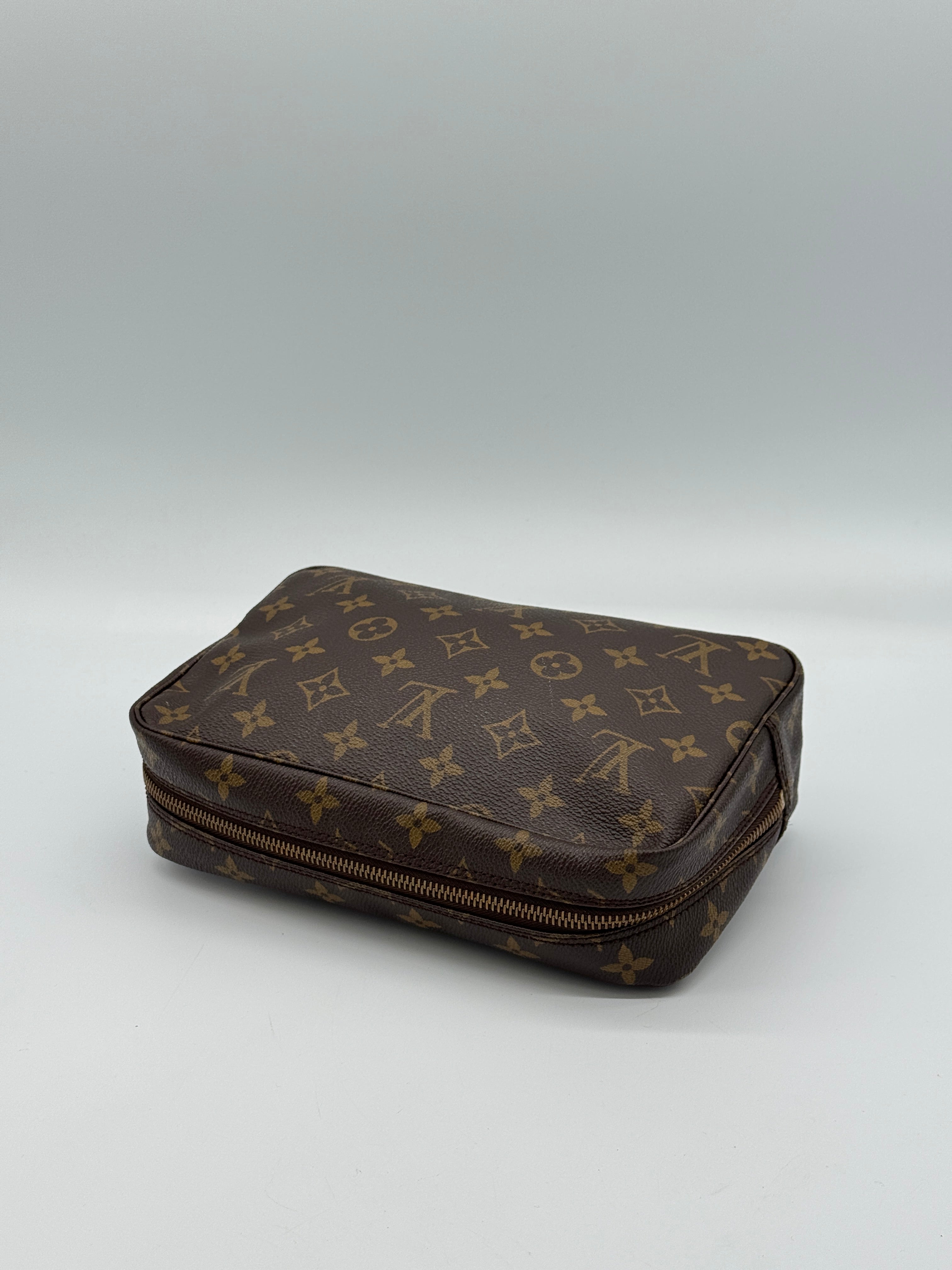 Louis Vuitton Trousse 23