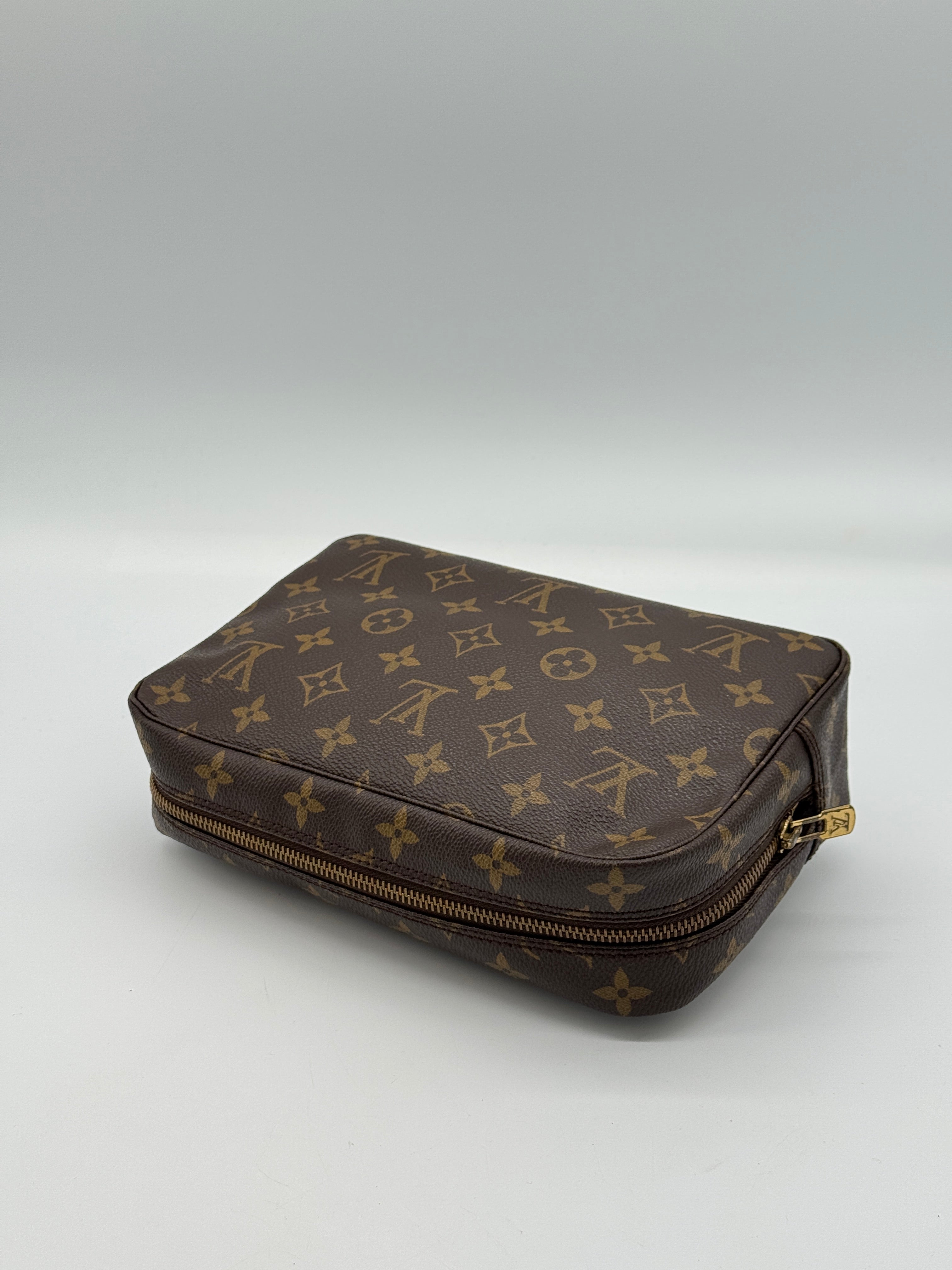 Louis Vuitton Trousse 23
