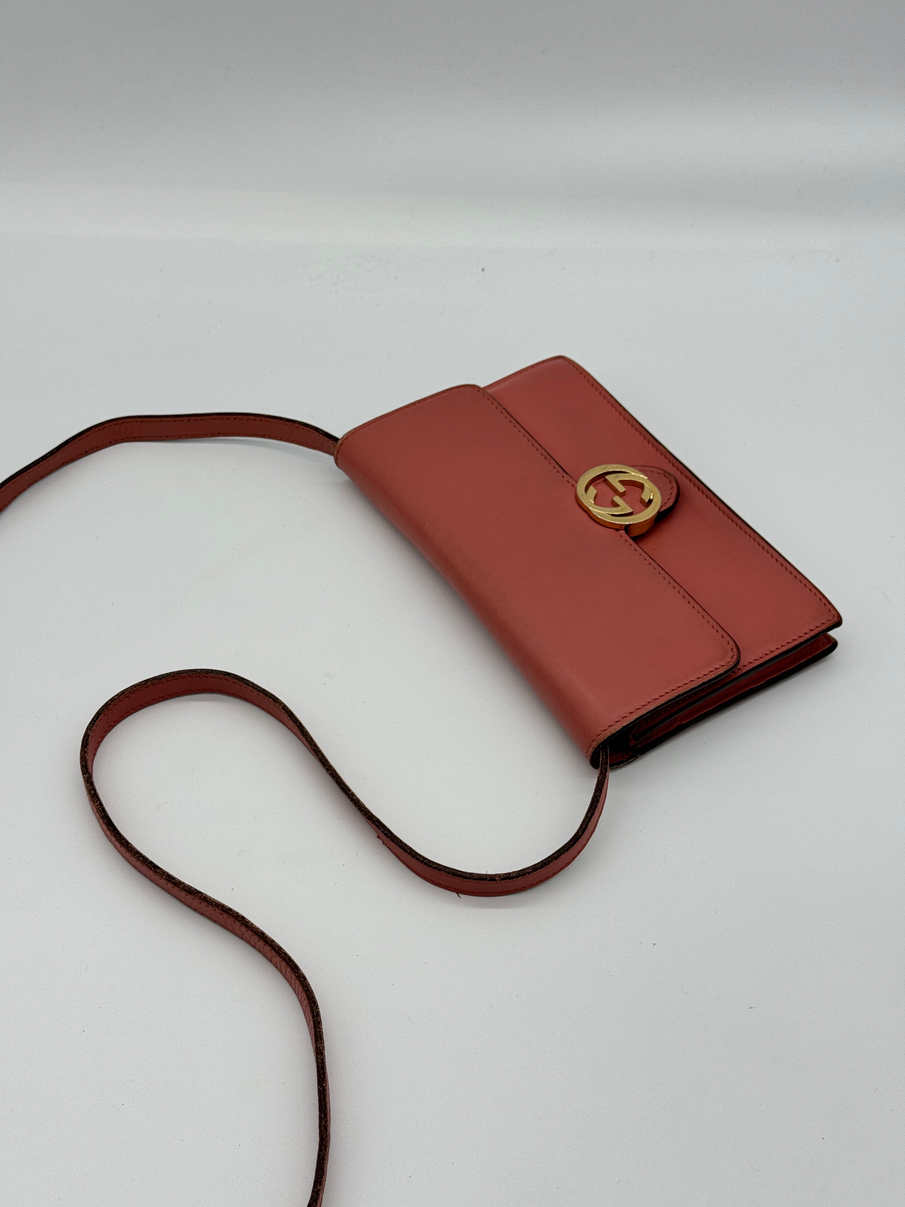 Gucci Wallet on Chain