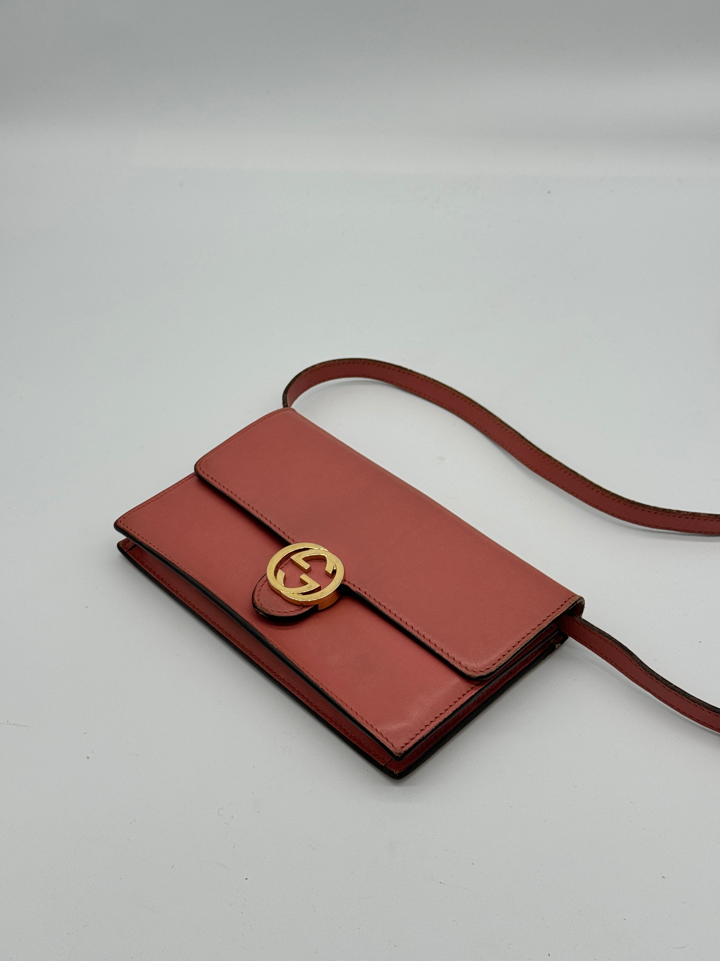 Gucci Wallet on Chain