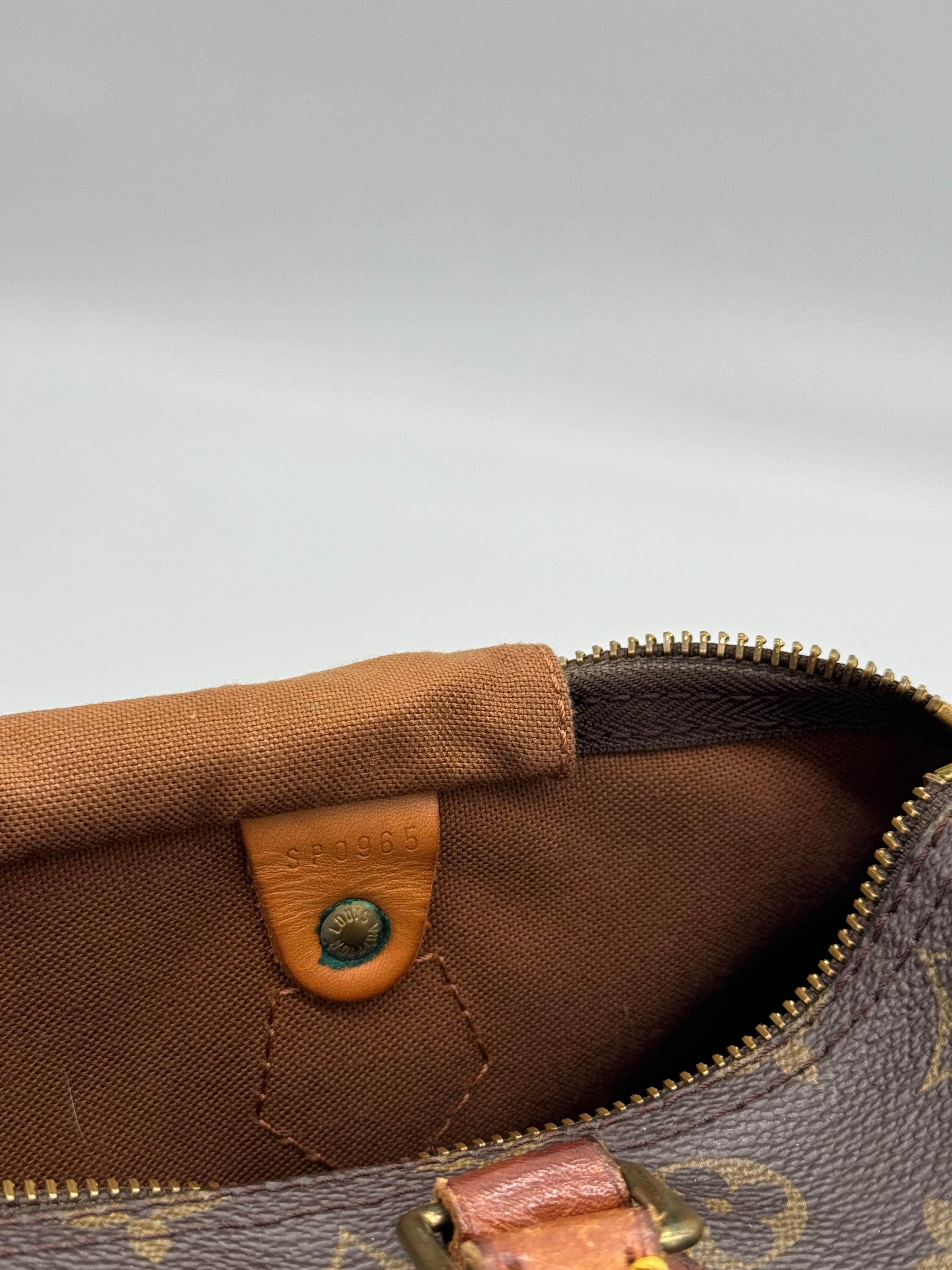 Louis Vuitton Speedy 30