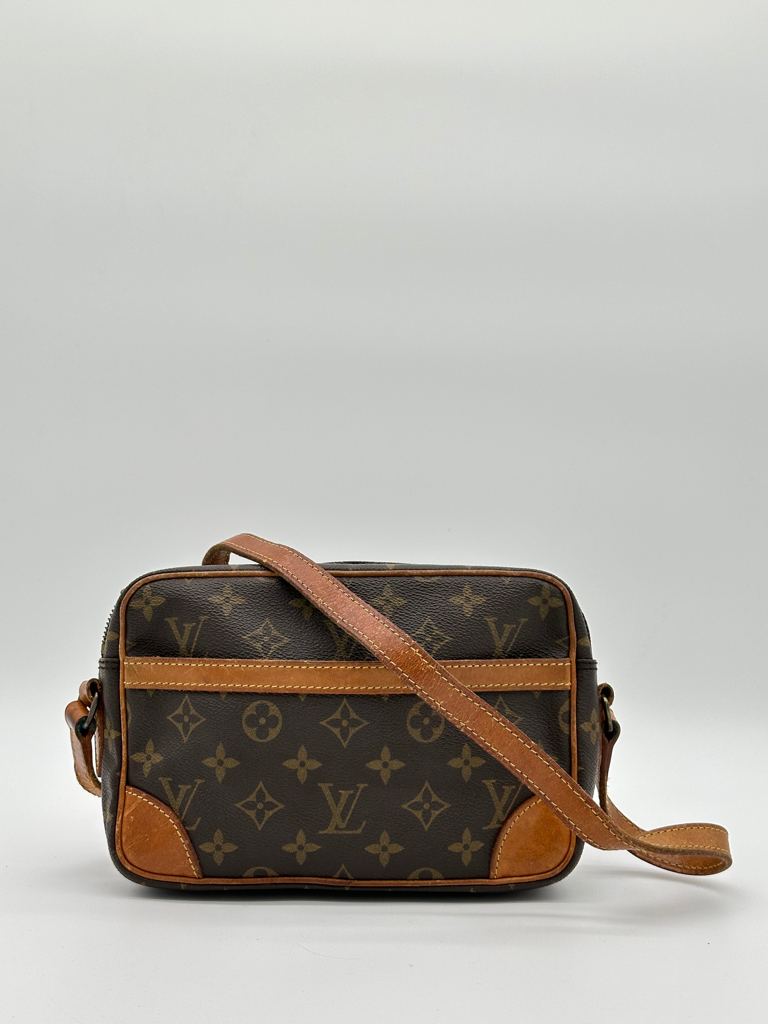 Pre-loved Louis Vuitton Trocadero 23 | Pepper Luxury Vintage