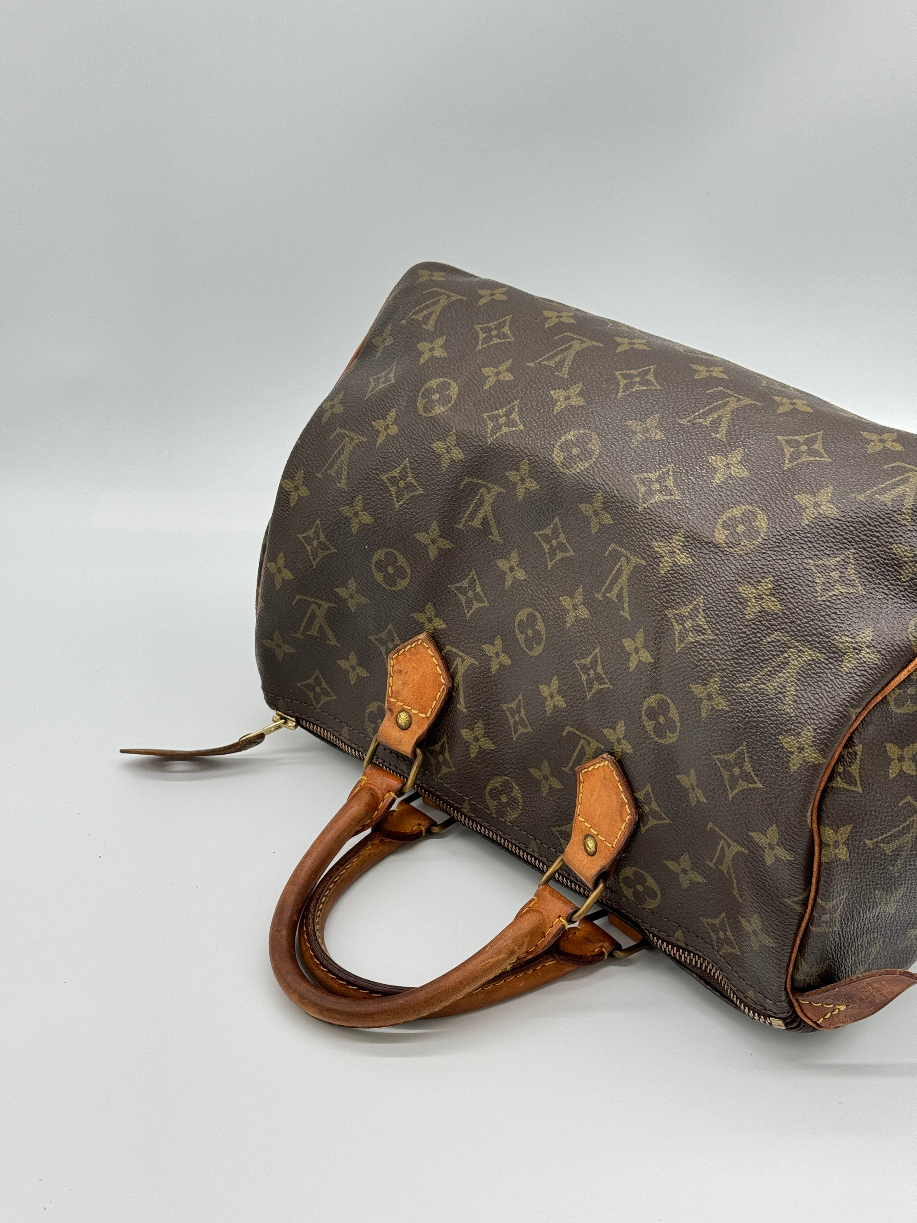 Louis Vuitton Speedy 30