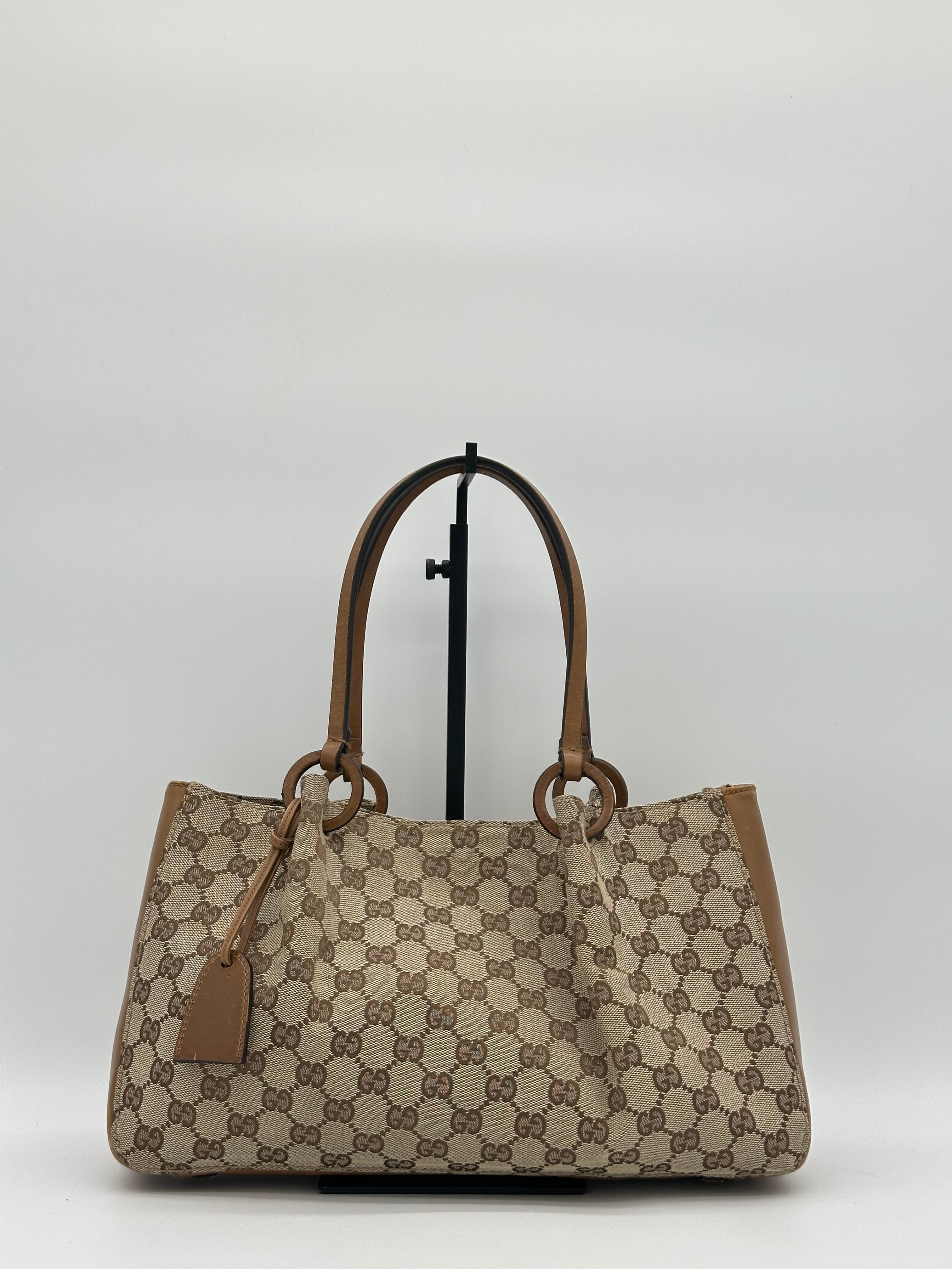 Pre-loved Gucci Canvas Shoulderbag | Pepper Luxury Vintage