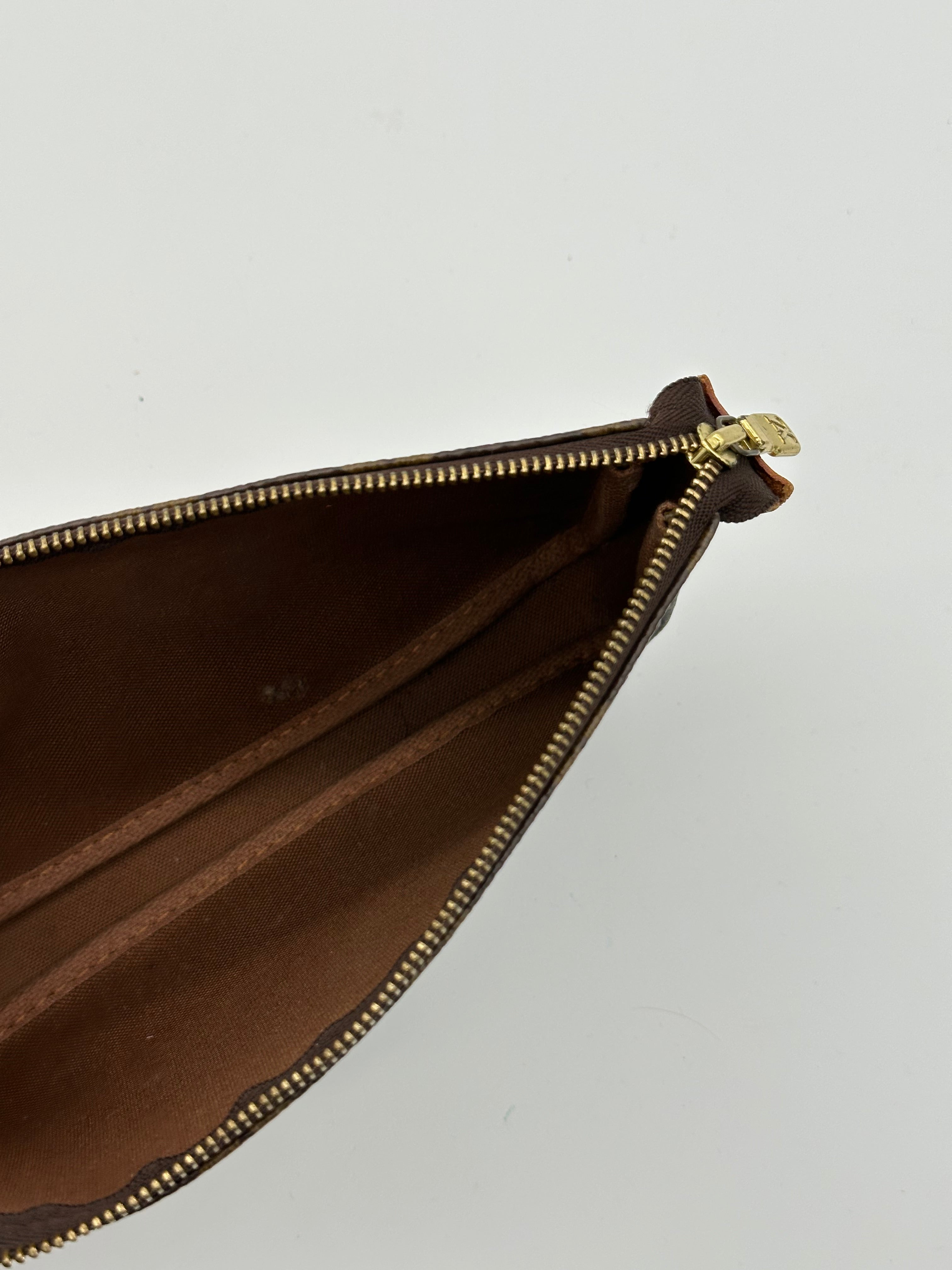 Louis Vuitton Pochette Accessoires