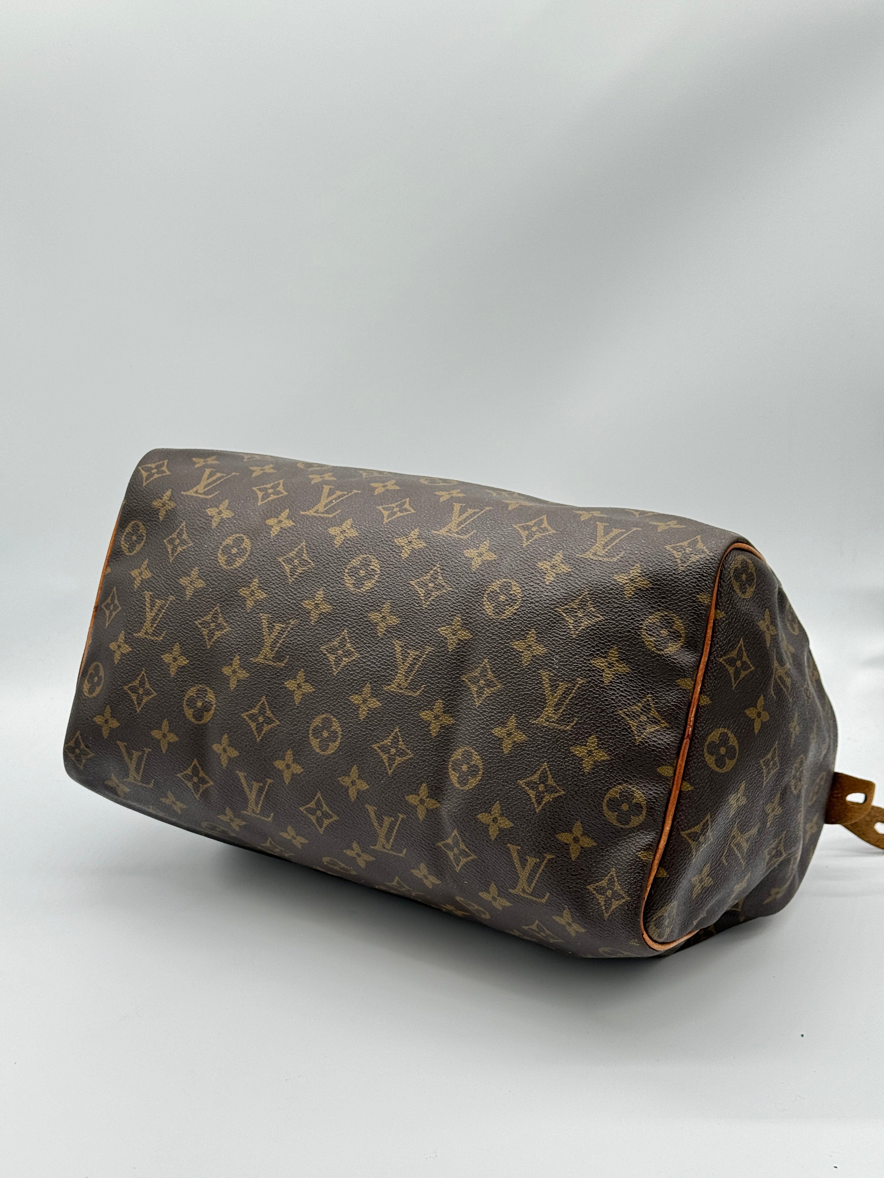 Louis Vuitton Speedy 35