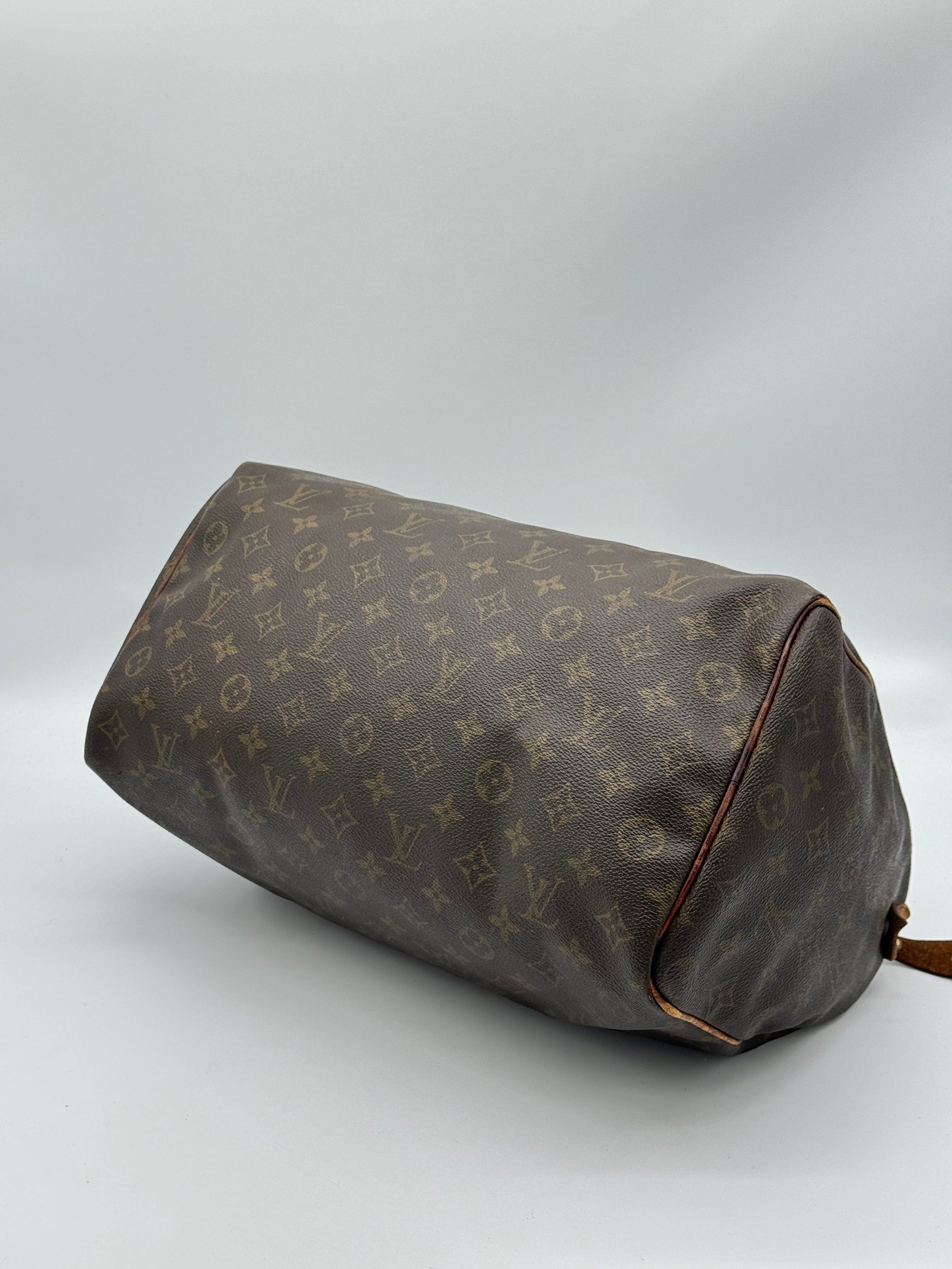 Louis Vuitton Speedy 35