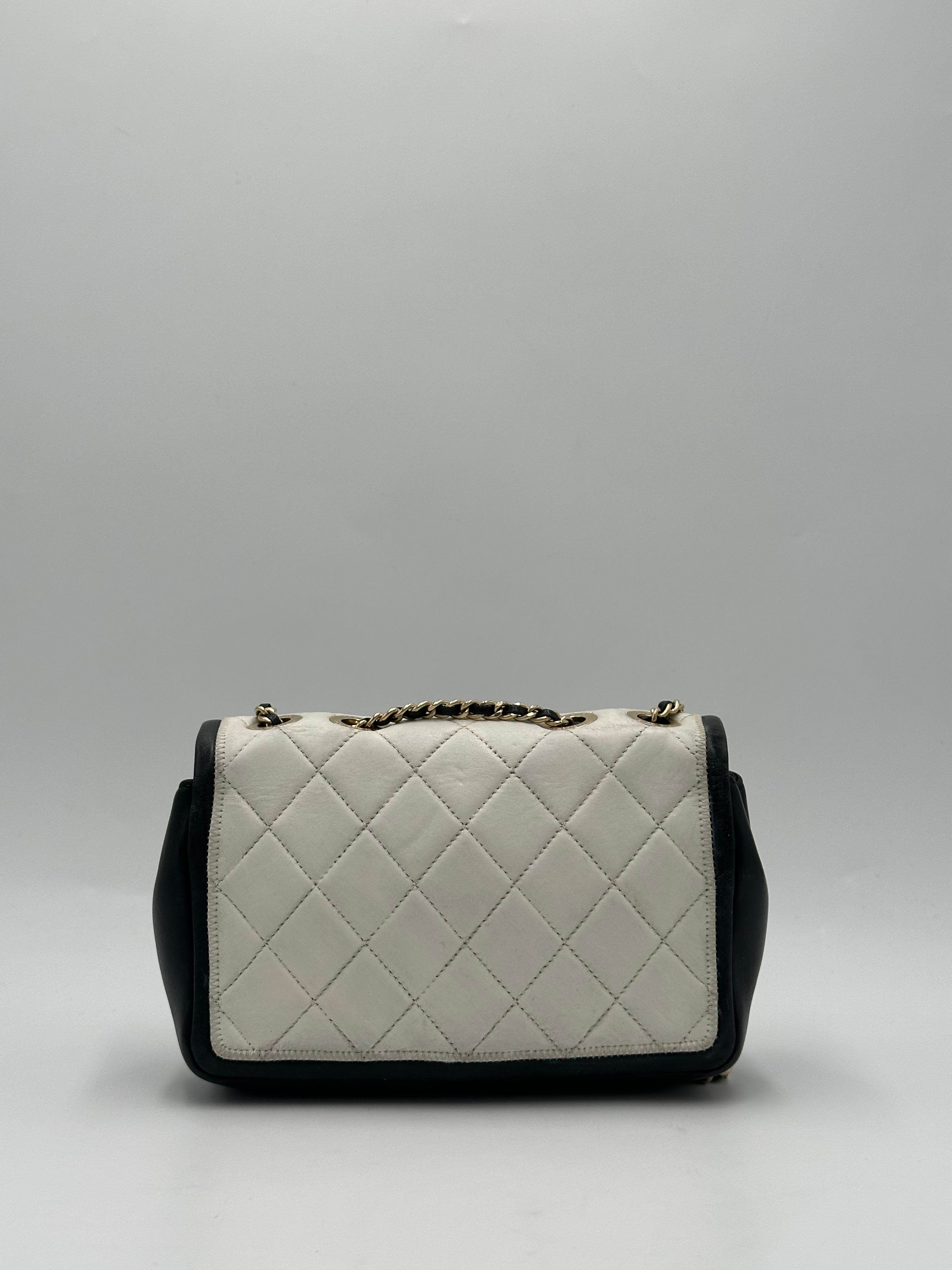 Chanel Matelassé Cuir Noir